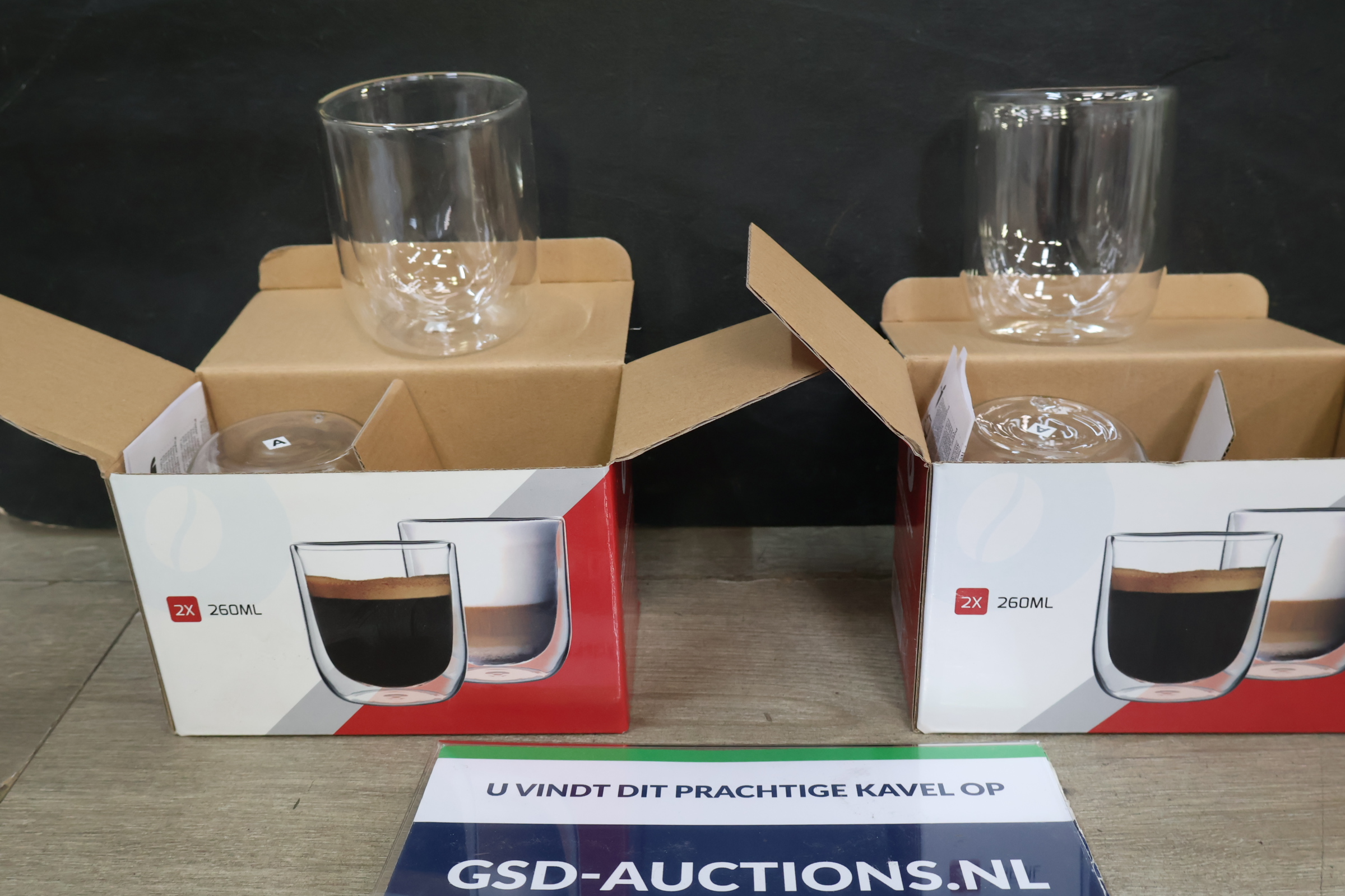 Set van 4 dubbelwandige koffieglaasjes 260ml – foto 2 – kavel bij GSD Auctions, Zoeterwoude