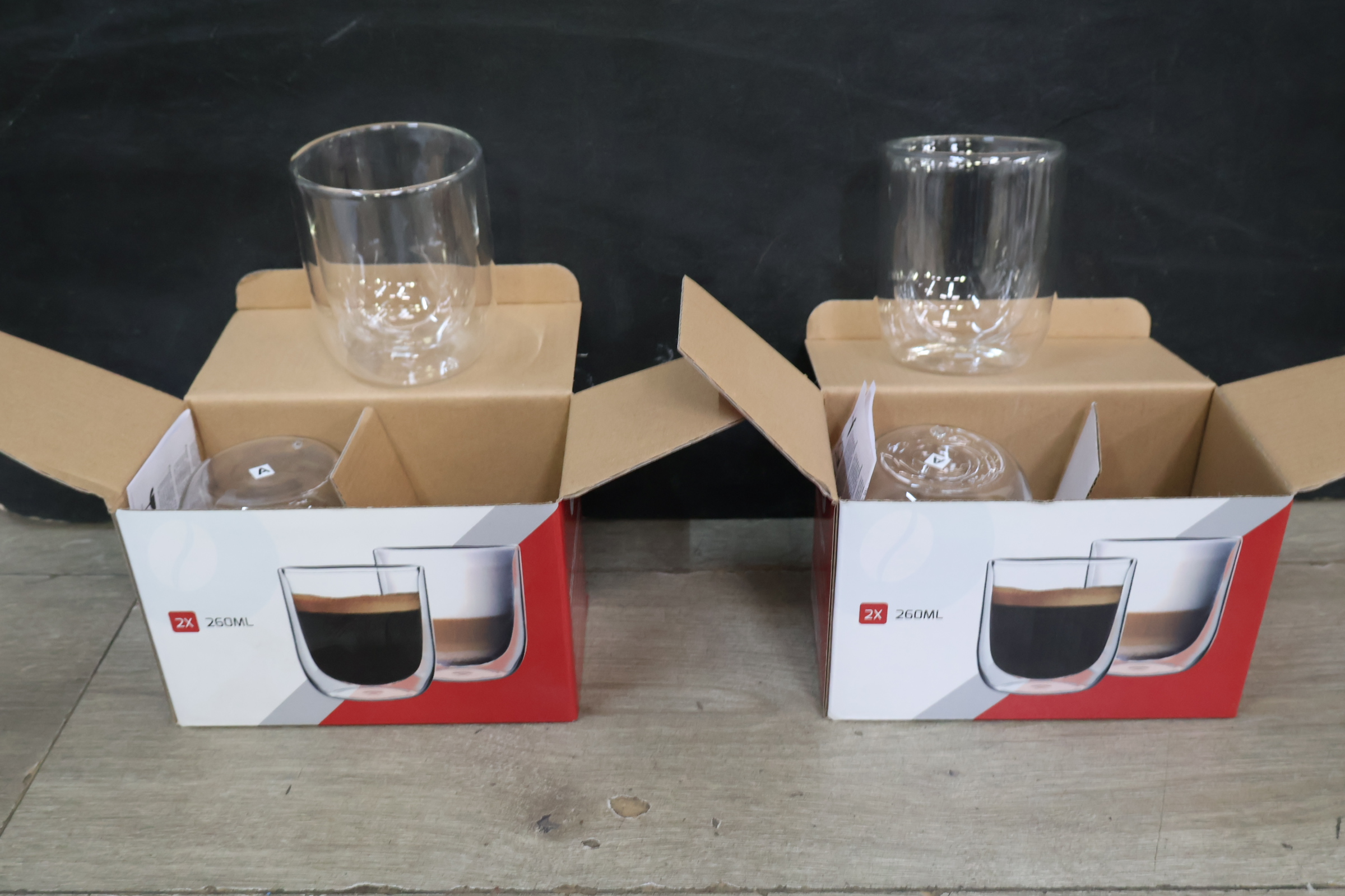 Set van 4 dubbelwandige koffieglaasjes 260ml – foto 3 – kavel bij GSD Auctions, Zoeterwoude
