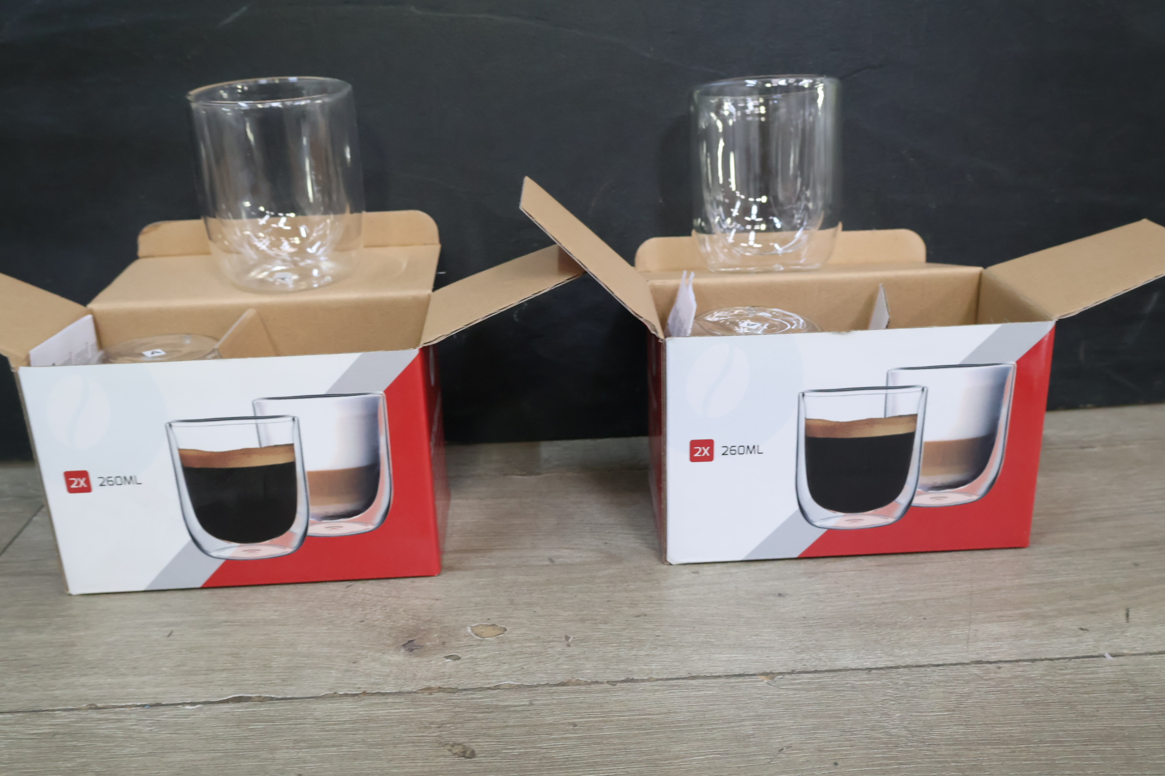 Set van 4 dubbelwandige koffieglaasjes 260ml – foto 4 – kavel bij GSD Auctions, Zoeterwoude