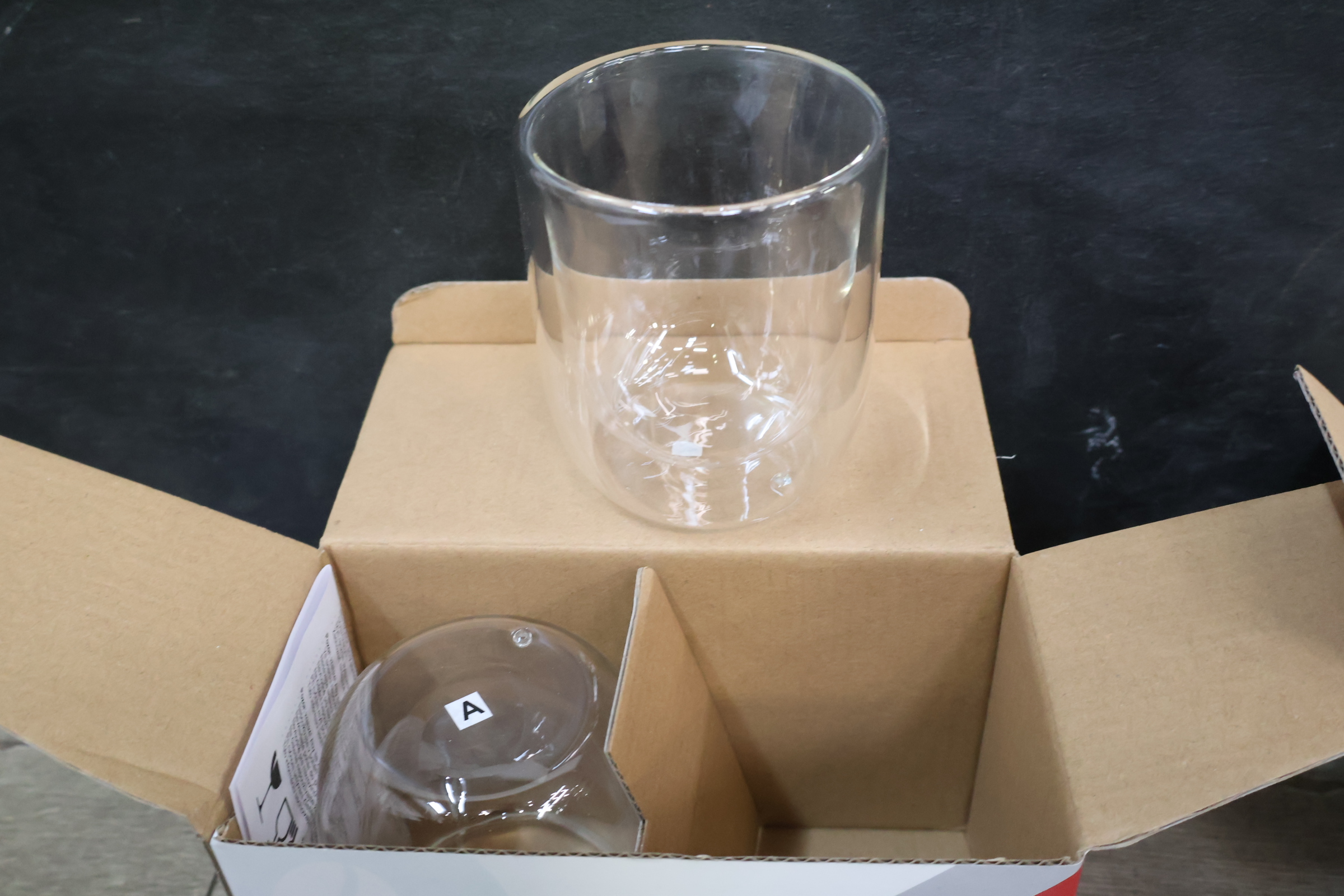 Set van 4 dubbelwandige koffieglaasjes 260ml – foto 7 – kavel bij GSD Auctions, Zoeterwoude