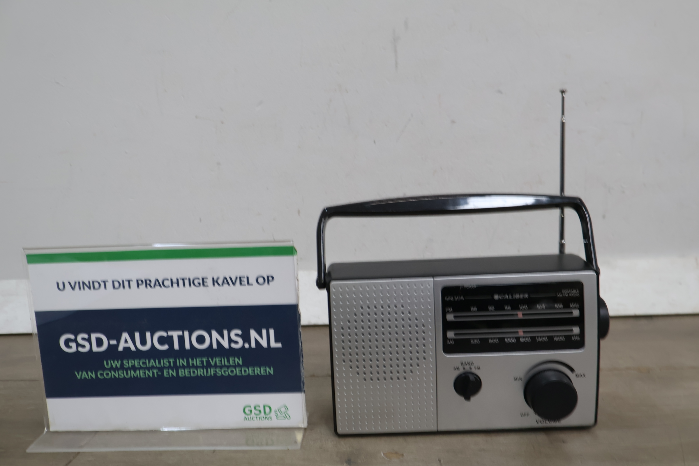 Caliber radio – foto 2 – kavel bij GSD Auctions, Zoeterwoude