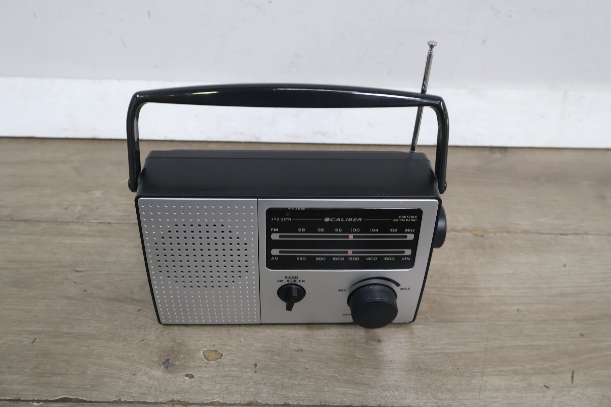 Caliber radio – foto 4 – kavel bij GSD Auctions, Zoeterwoude