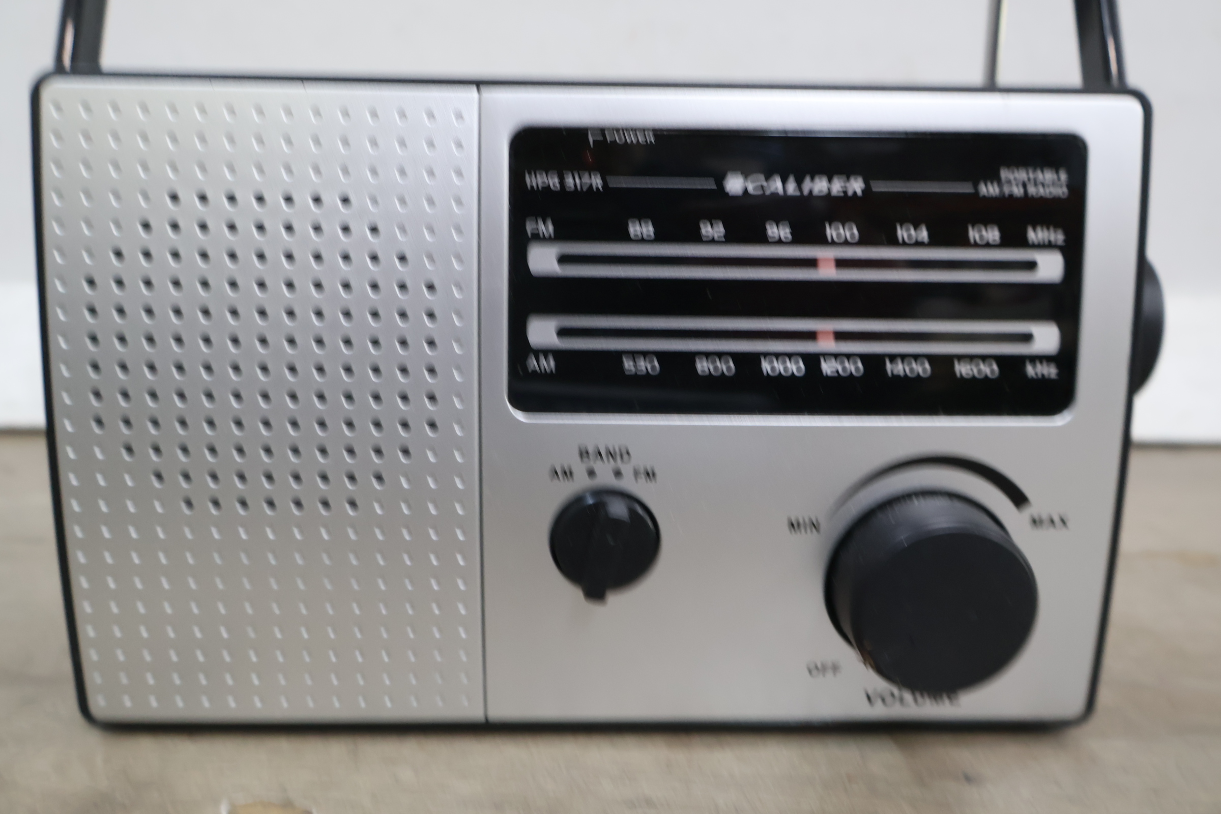 Caliber radio – foto 6 – kavel bij GSD Auctions, Zoeterwoude