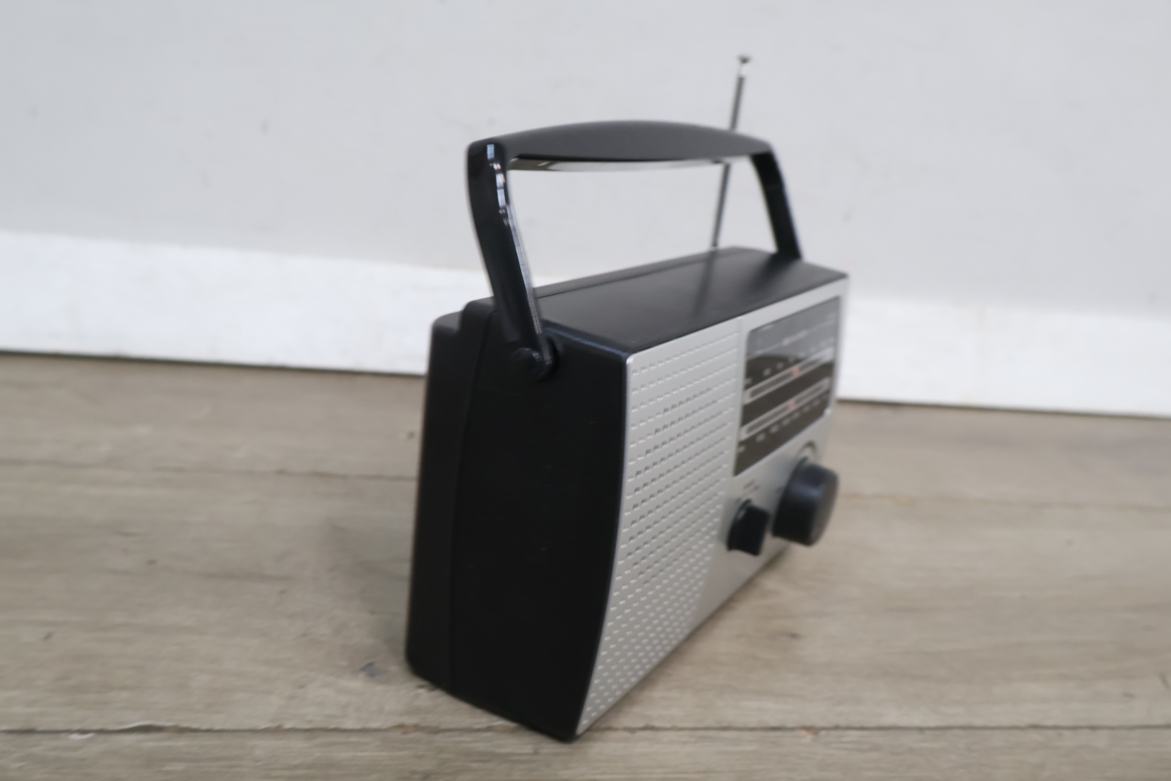 Caliber radio – foto 9 – kavel bij GSD Auctions, Zoeterwoude
