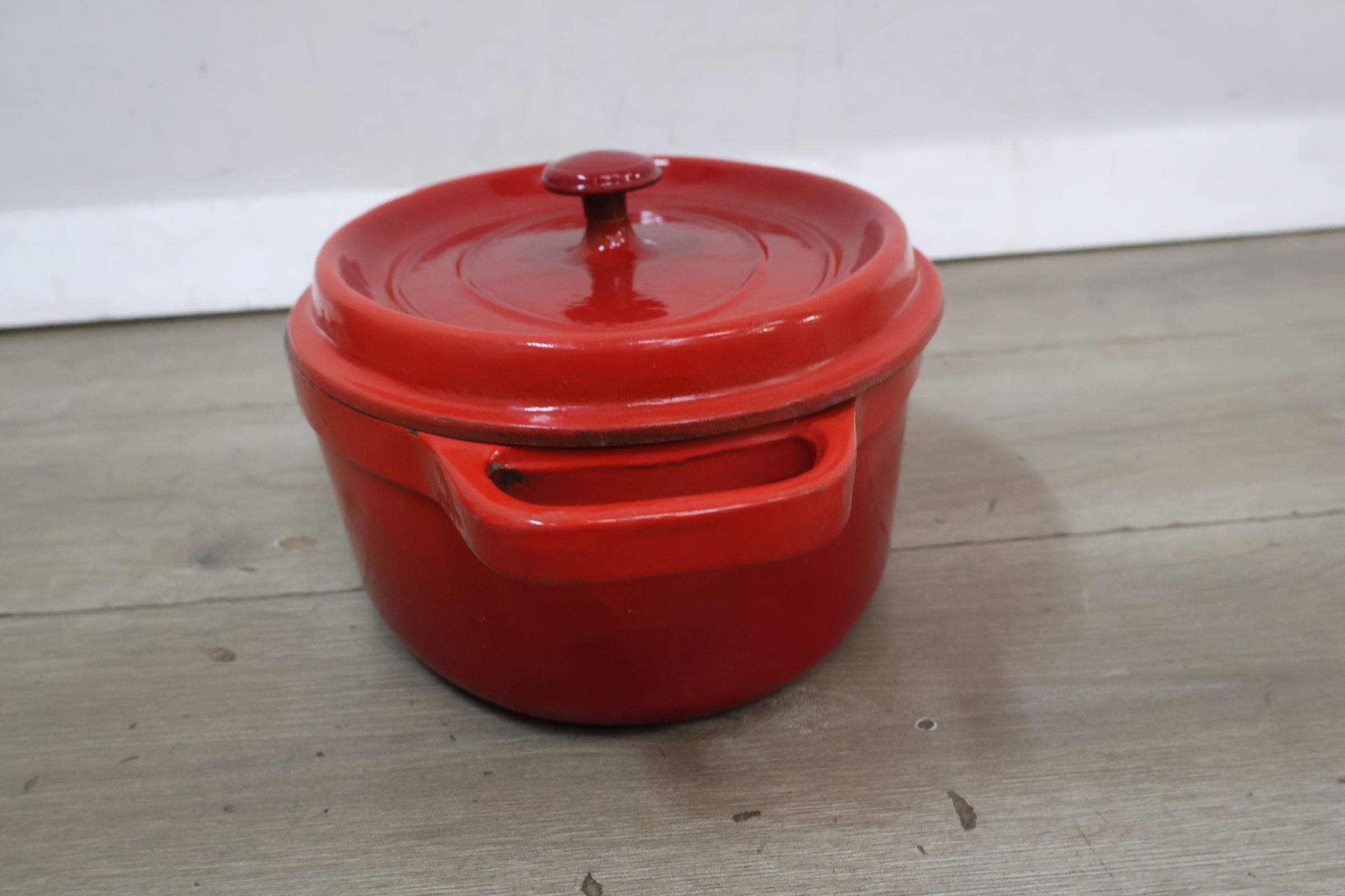 Geëmailleerde gietijzeren braadpan – foto 8 – kavel bij GSD Auctions, Zoeterwoude