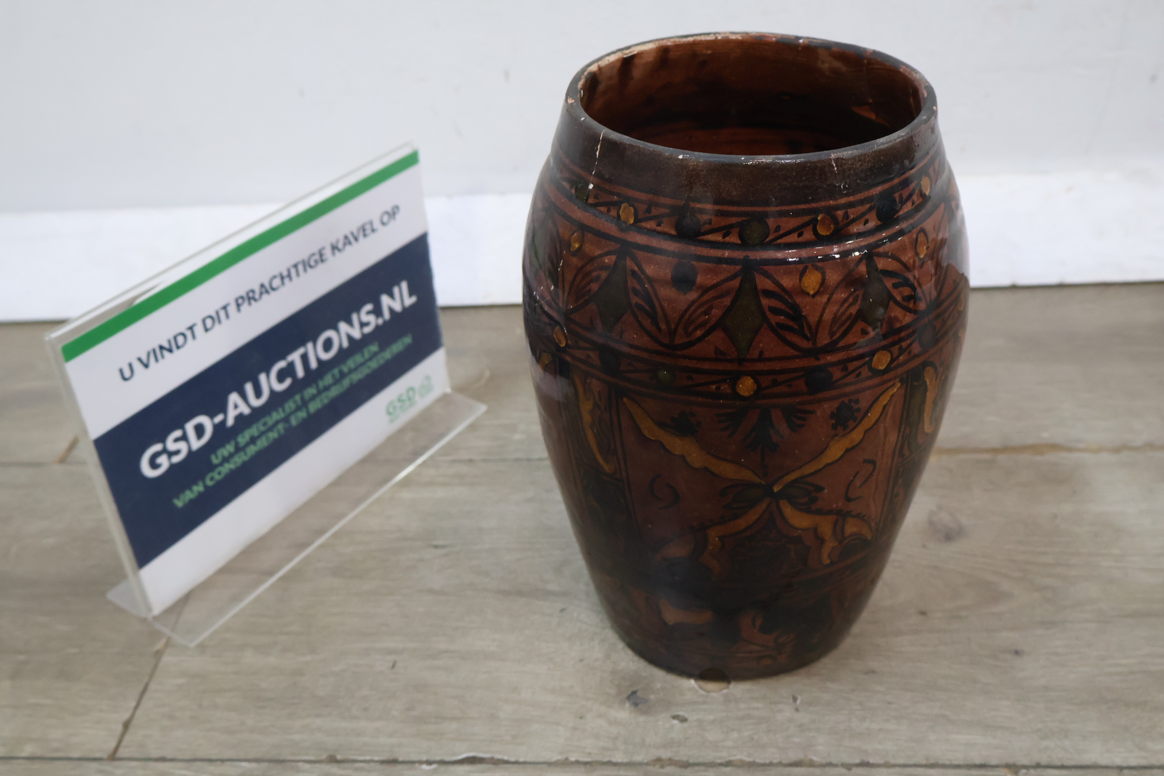 Keramische decoratieve vaas met bruin en zwart motief – foto 2 – kavel bij GSD Auctions, Zoeterwoude