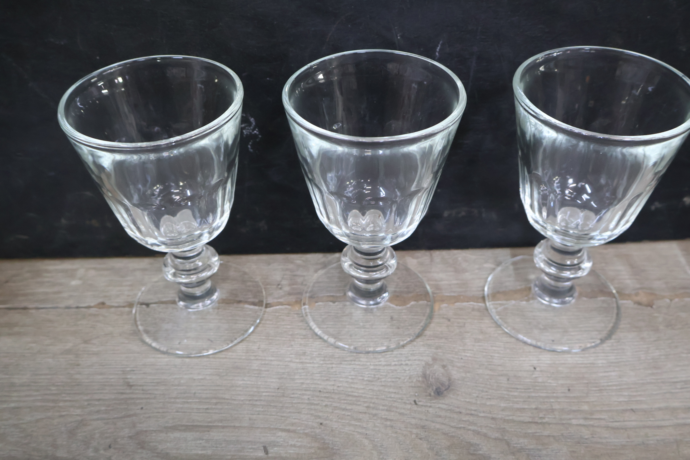 Set van 6 glazen wijnglazen in doos – foto 7 – kavel bij GSD Auctions, Zoeterwoude