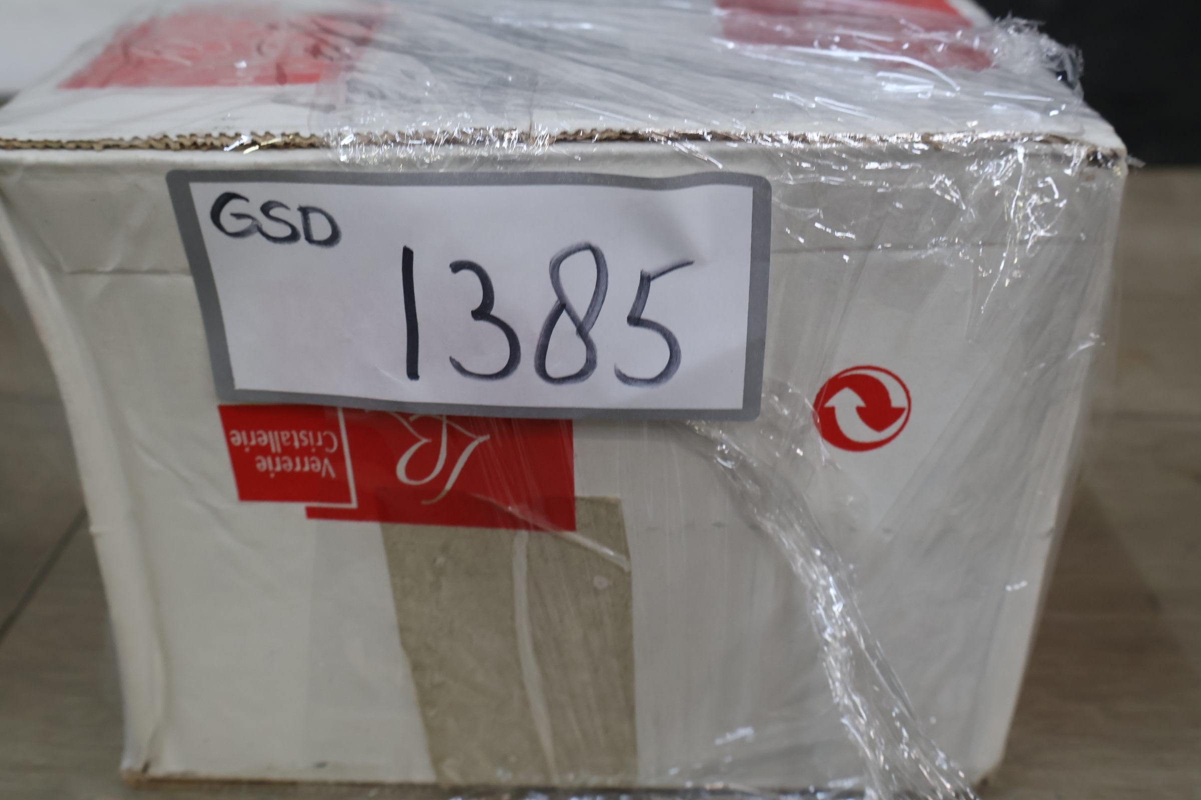 Set van 6 glazen wijnglazen in doos – foto 16 – kavel bij GSD Auctions, Zoeterwoude