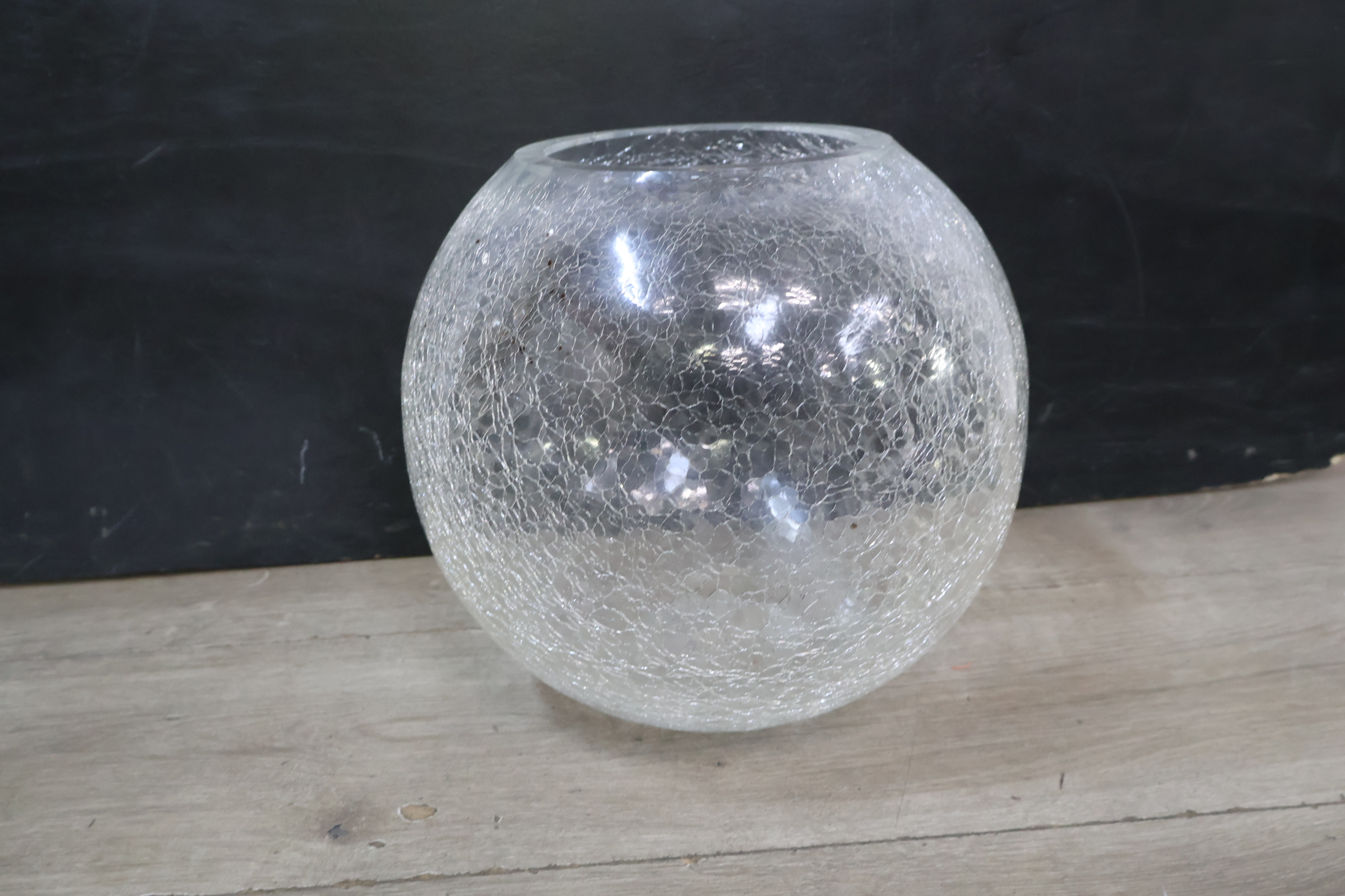 Transparante glazen vaas met craquelé effect – foto 6 – kavel bij GSD Auctions, Zoeterwoude