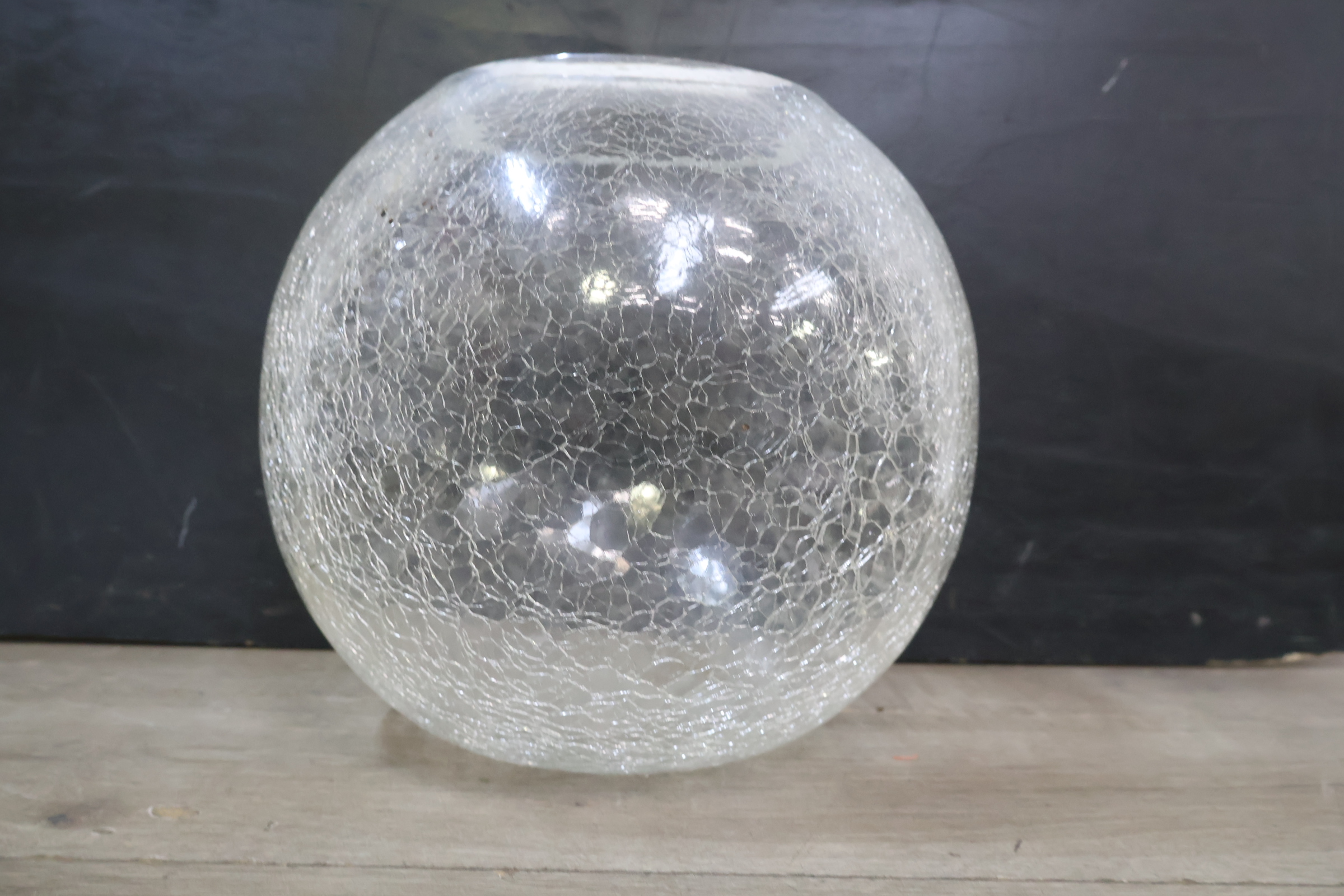 Transparante glazen vaas met craquelé effect – foto 7 – kavel bij GSD Auctions, Zoeterwoude