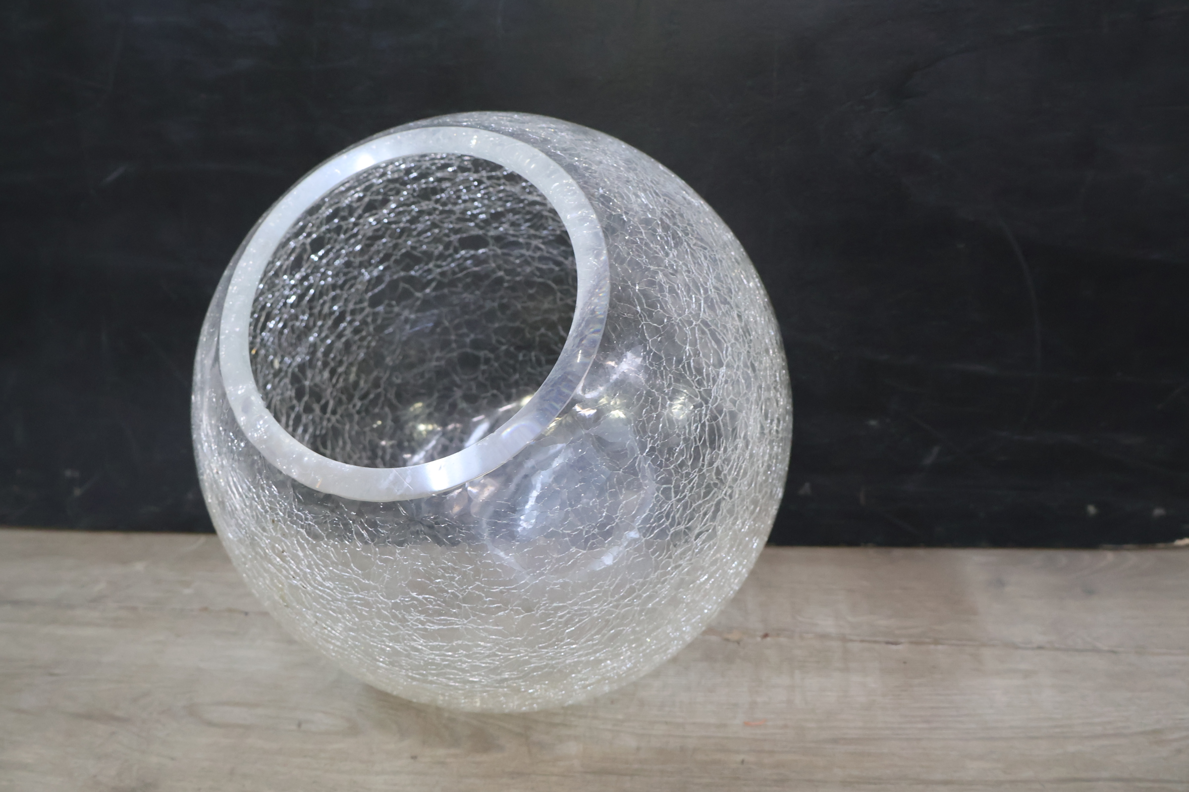 Transparante glazen vaas met craquelé effect – foto 11 – kavel bij GSD Auctions, Zoeterwoude