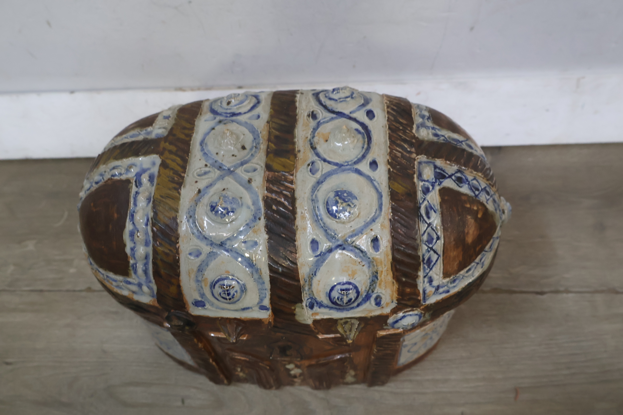 Decoratieve keramische sierkist – foto 5 – kavel bij GSD Auctions, Zoeterwoude