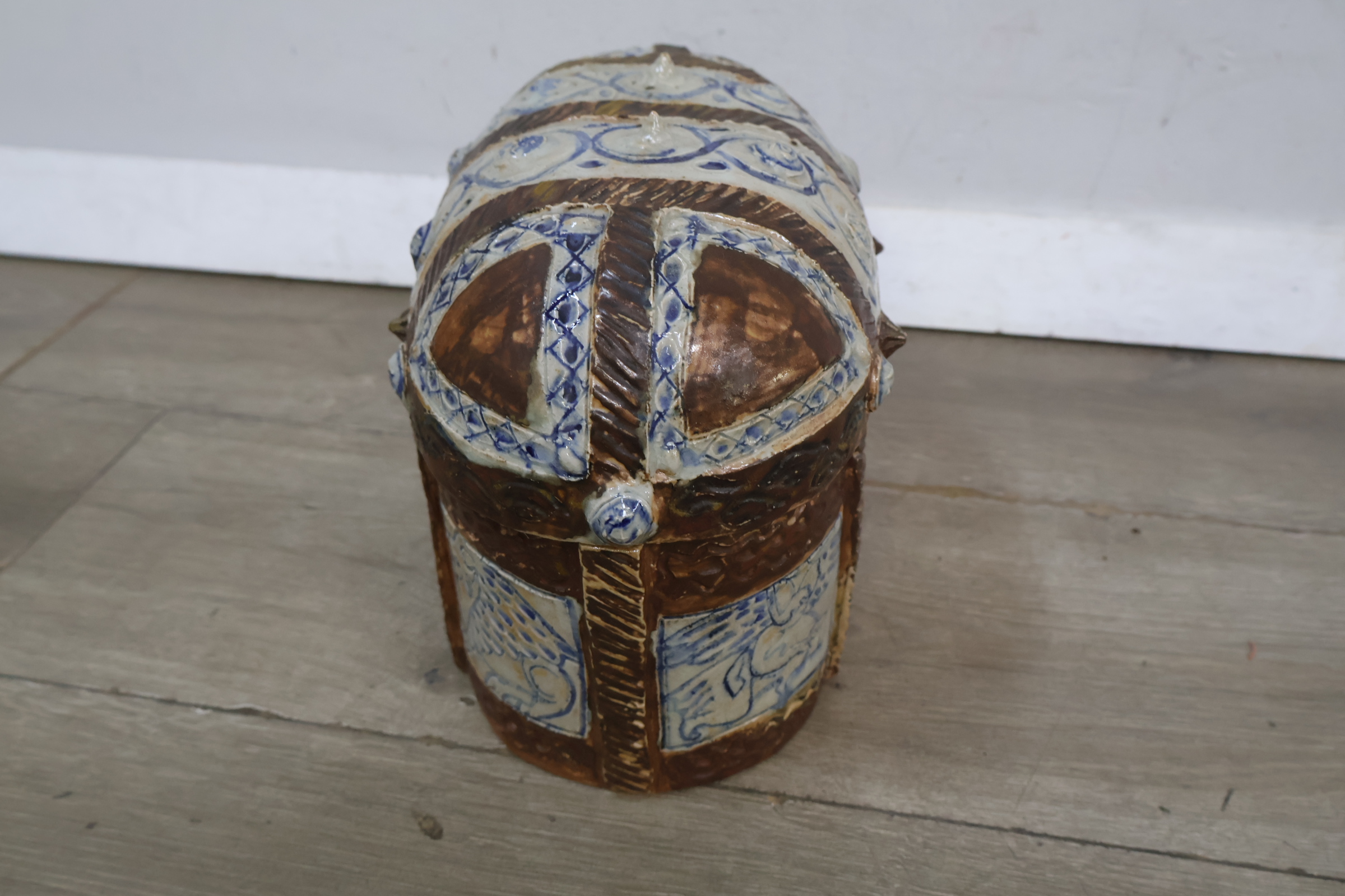Decoratieve keramische sierkist – foto 8 – kavel bij GSD Auctions, Zoeterwoude