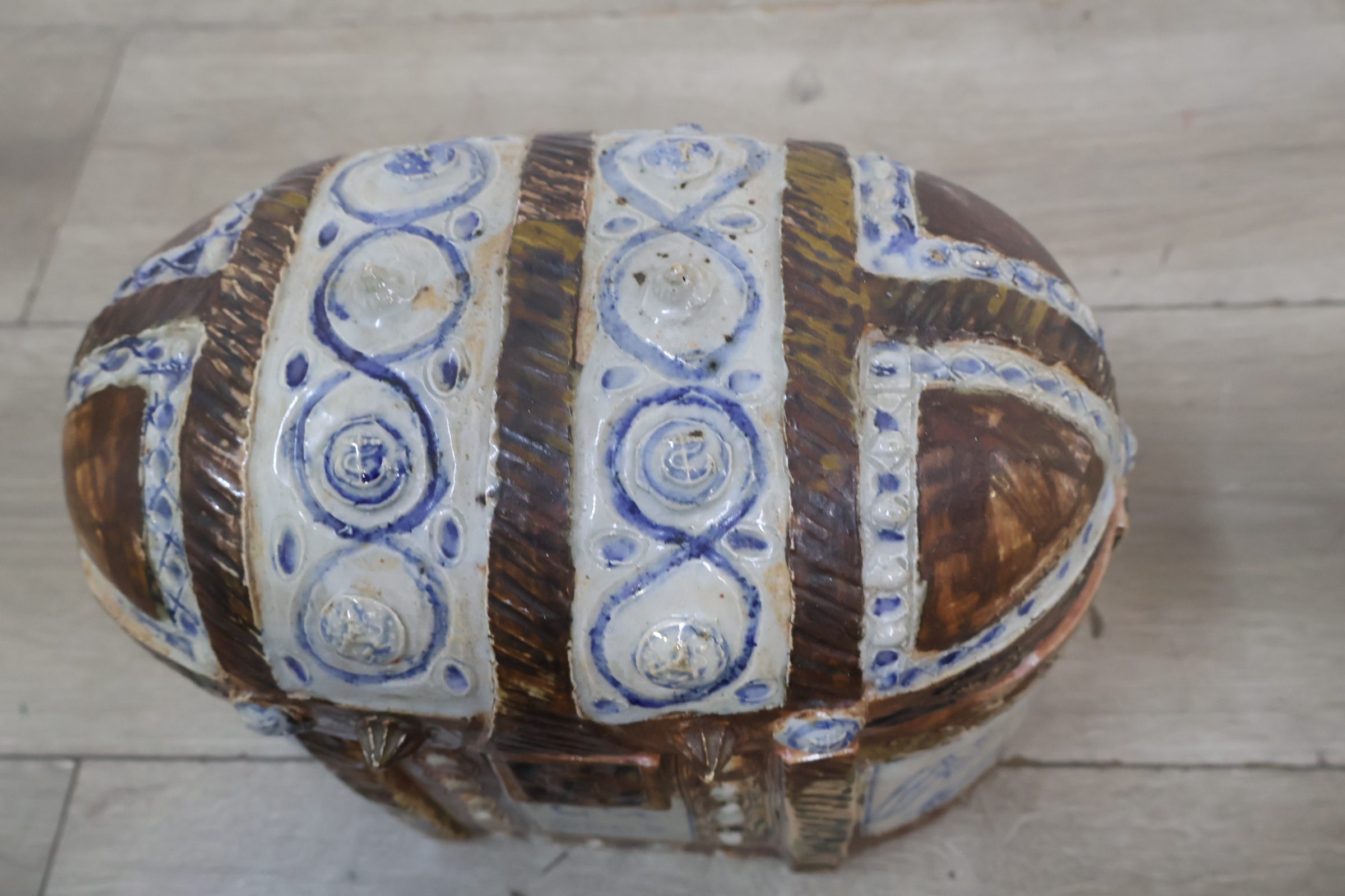 Decoratieve keramische sierkist – foto 10 – kavel bij GSD Auctions, Zoeterwoude
