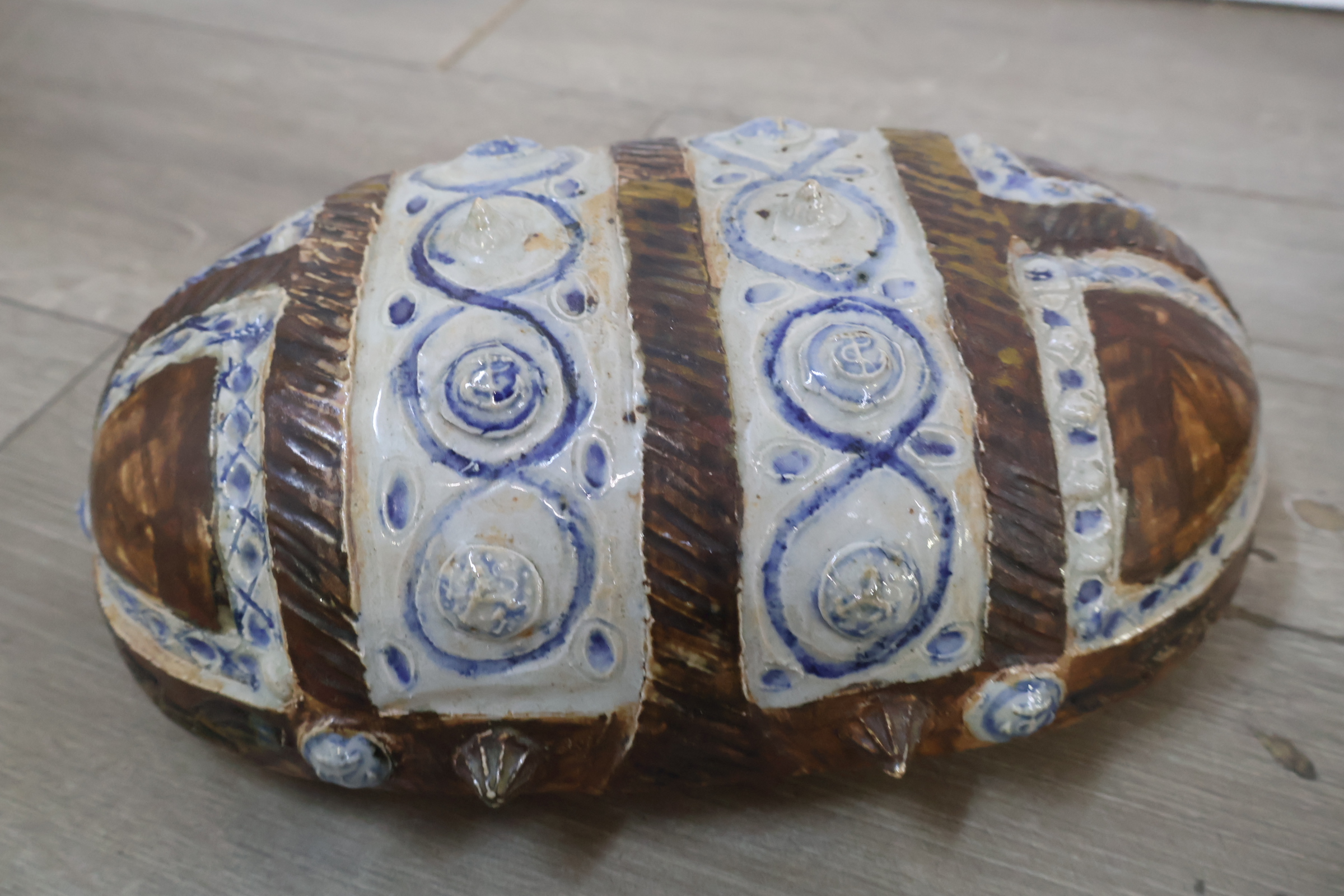 Decoratieve keramische sierkist – foto 16 – kavel bij GSD Auctions, Zoeterwoude