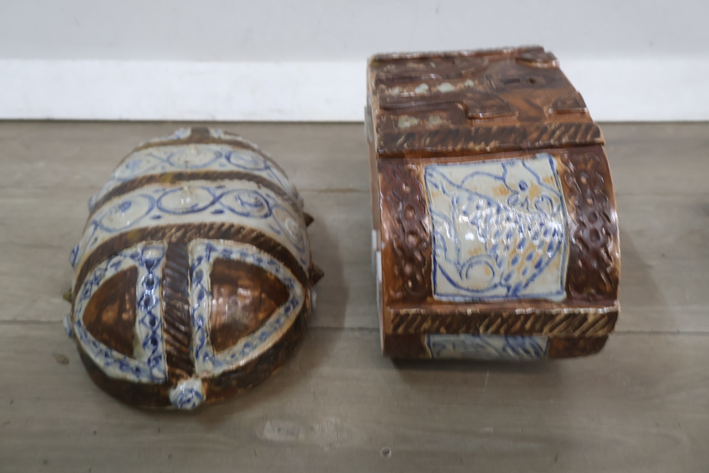 Decoratieve keramische sierkist – foto 17 – kavel bij GSD Auctions, Zoeterwoude