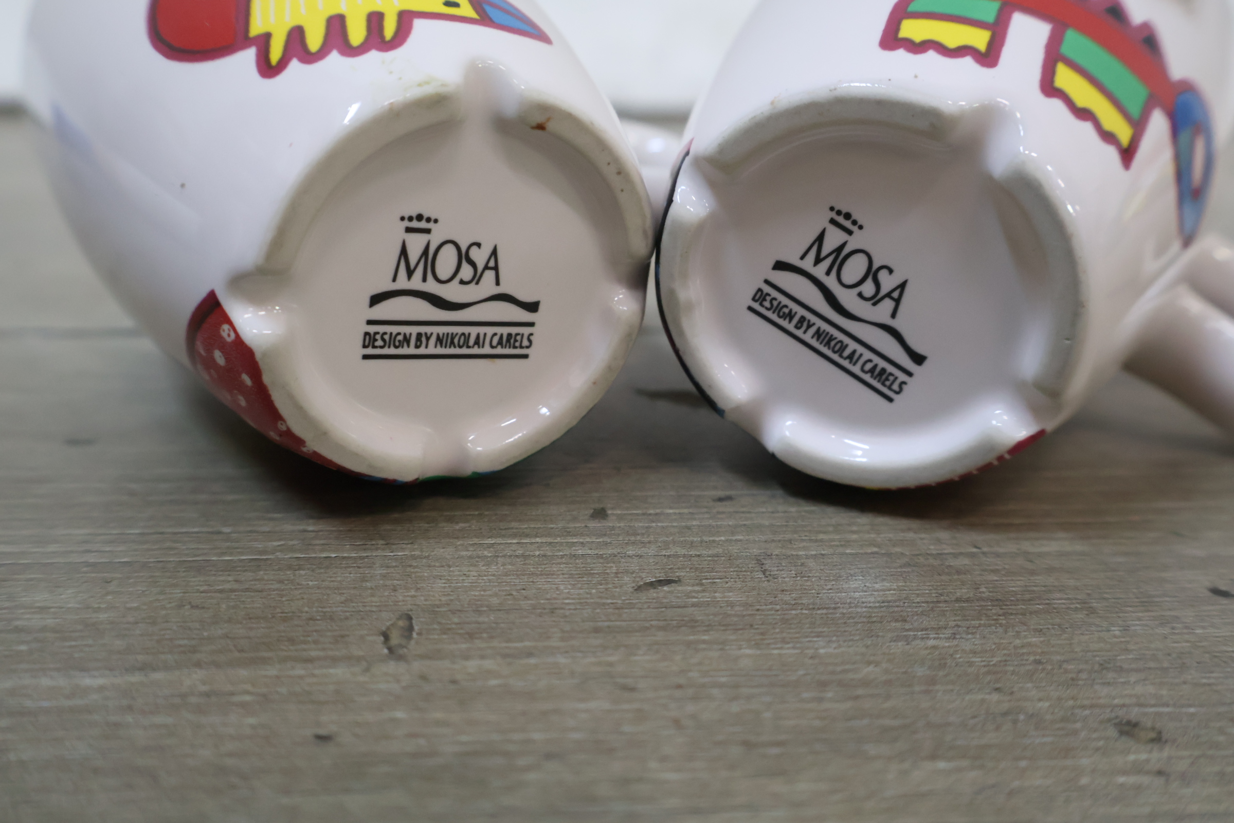 Set van 4 D.E. espresso kopjes met kleurrijke print – foto 6 – kavel bij GSD Auctions, Zoeterwoude