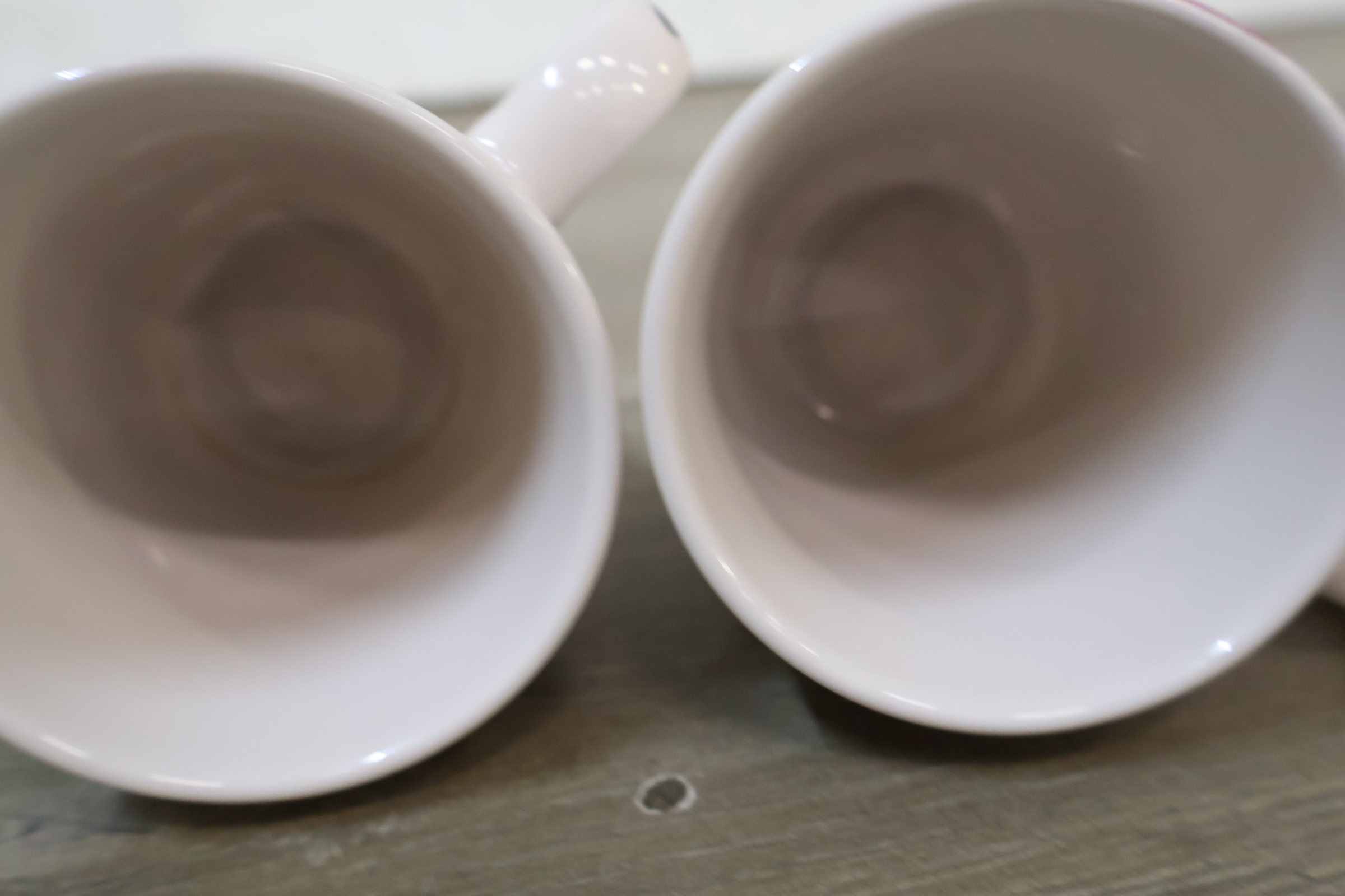 Set van 4 D.E. espresso kopjes met kleurrijke print – foto 8 – kavel bij GSD Auctions, Zoeterwoude