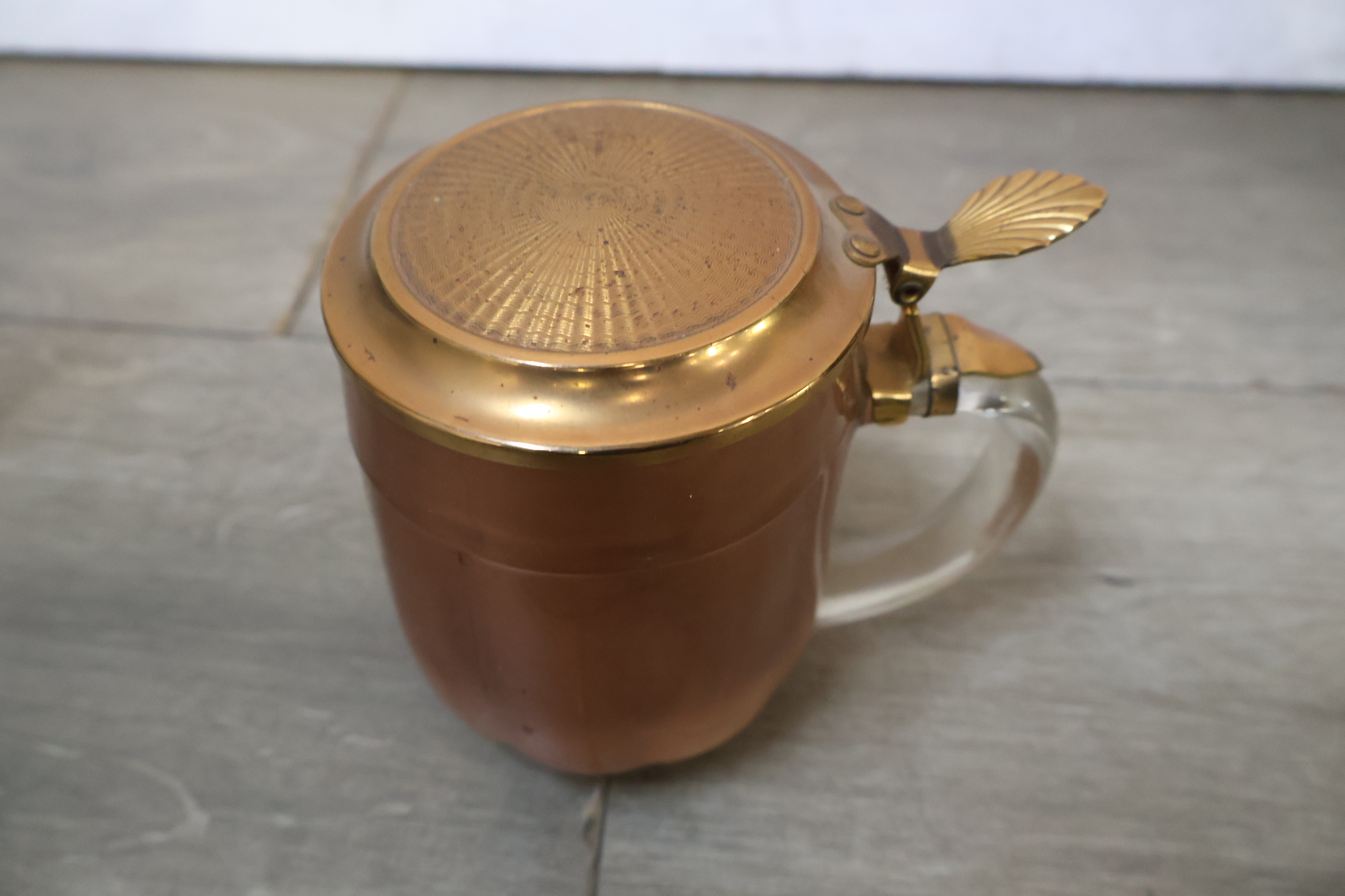Vintage houten ijsemmer met rookwaren mok – foto 5 – kavel bij GSD Auctions, Zoeterwoude