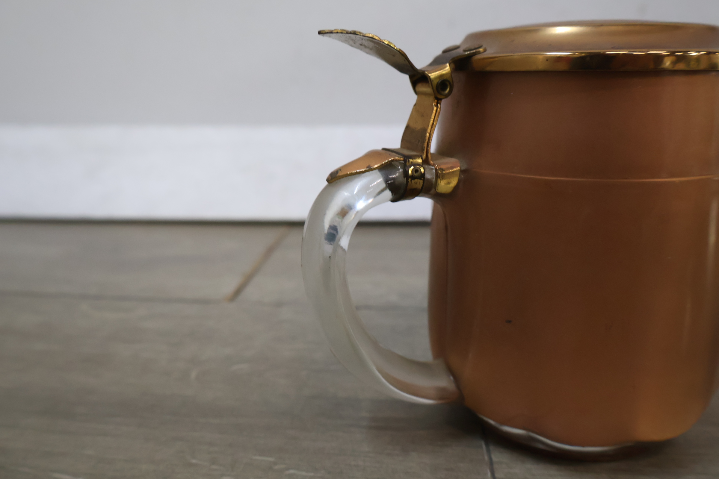 Vintage houten ijsemmer met rookwaren mok – foto 8 – kavel bij GSD Auctions, Zoeterwoude