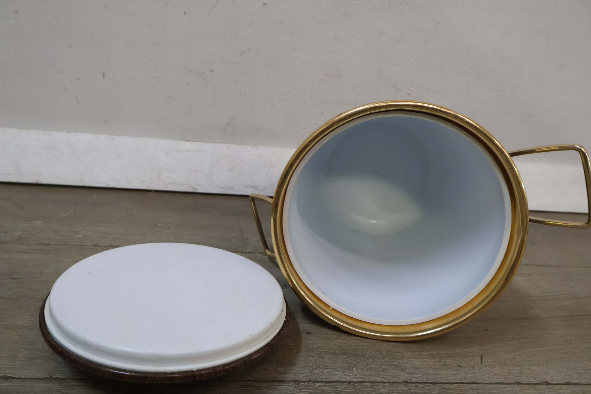 Vintage houten ijsemmer met rookwaren mok – foto 11 – kavel bij GSD Auctions, Zoeterwoude