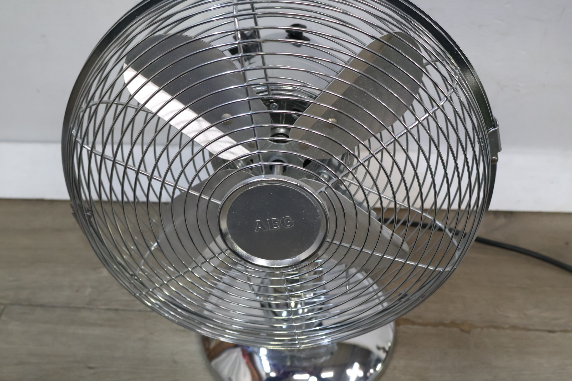 AEG Chromen Tafelventilator – foto 6 – kavel bij GSD Auctions, Zoeterwoude