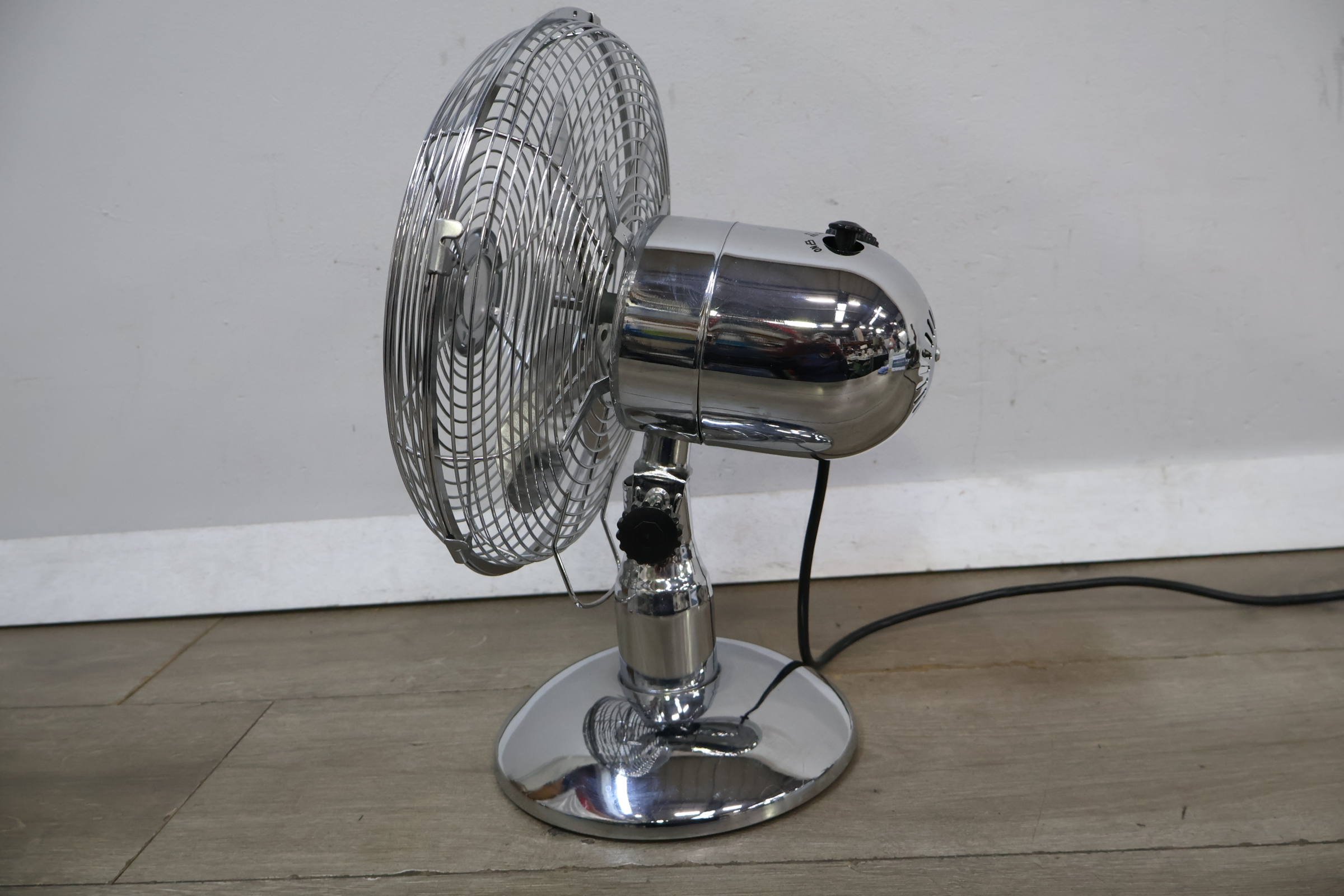 AEG Chromen Tafelventilator – foto 8 – kavel bij GSD Auctions, Zoeterwoude
