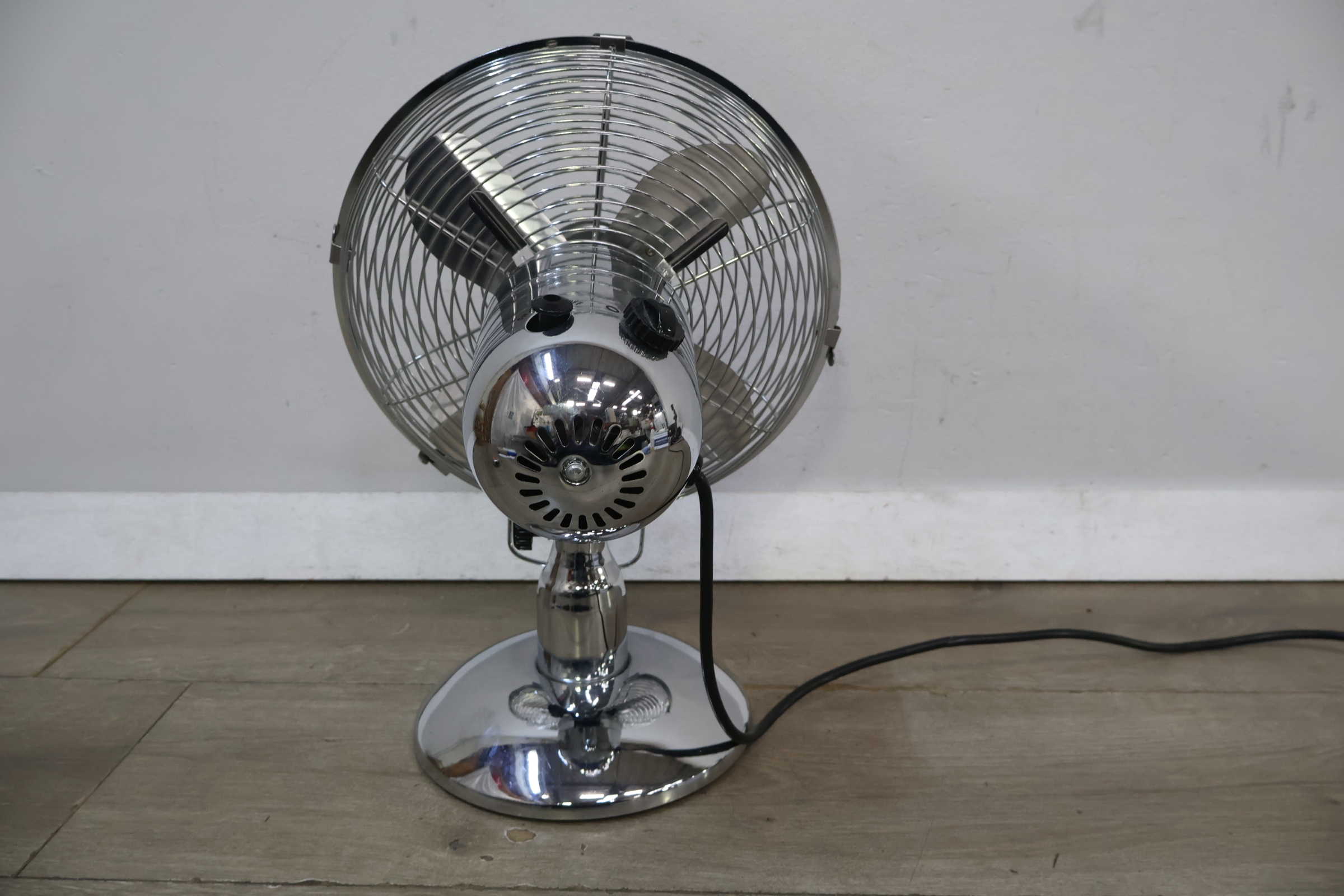 AEG Chromen Tafelventilator – foto 9 – kavel bij GSD Auctions, Zoeterwoude