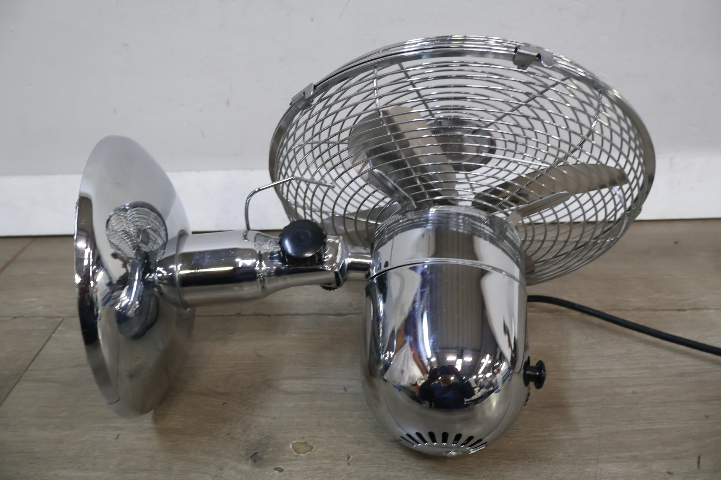 AEG Chromen Tafelventilator – foto 12 – kavel bij GSD Auctions, Zoeterwoude