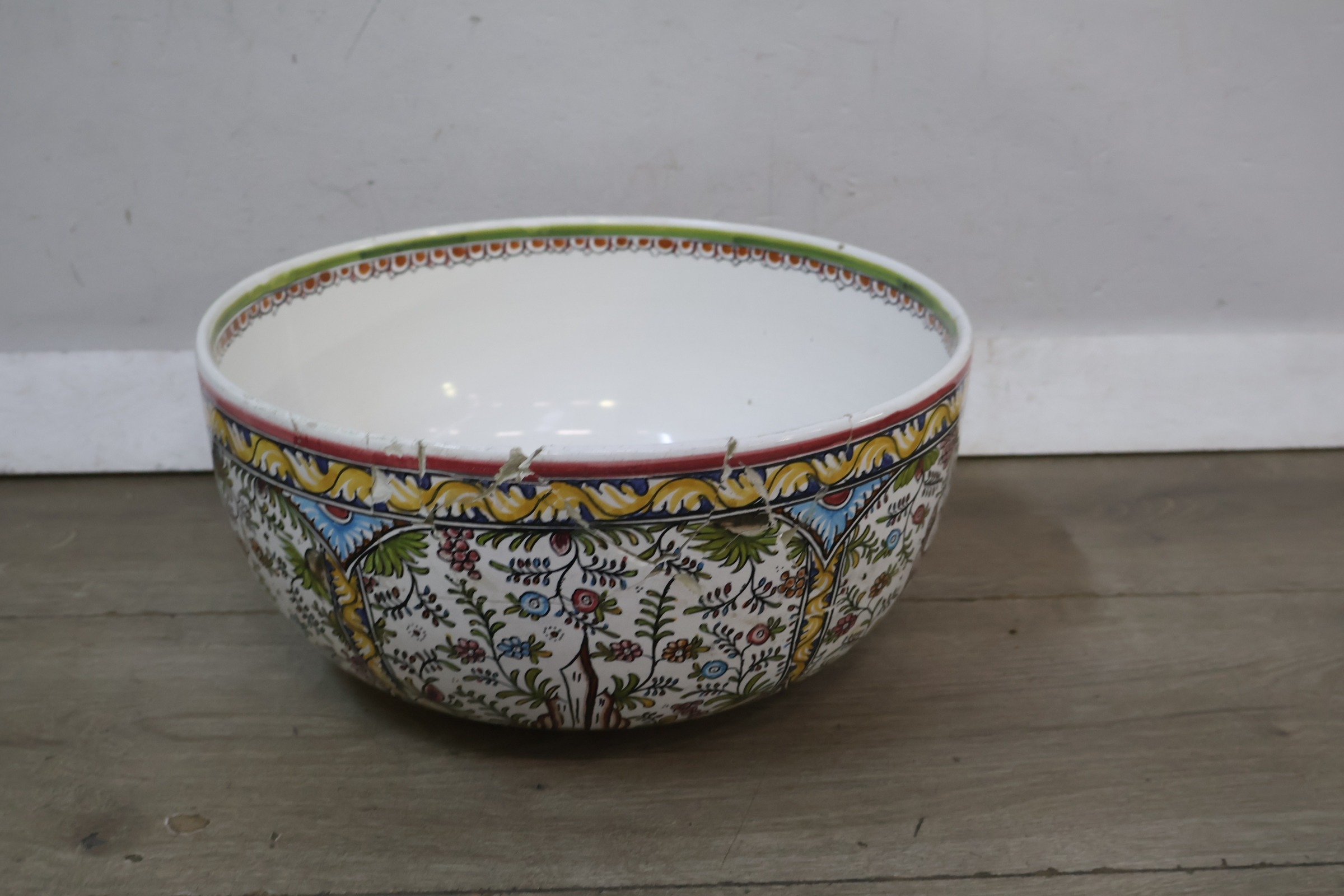Decoratieve keramische schaal – foto 3 – kavel bij GSD Auctions, Zoeterwoude