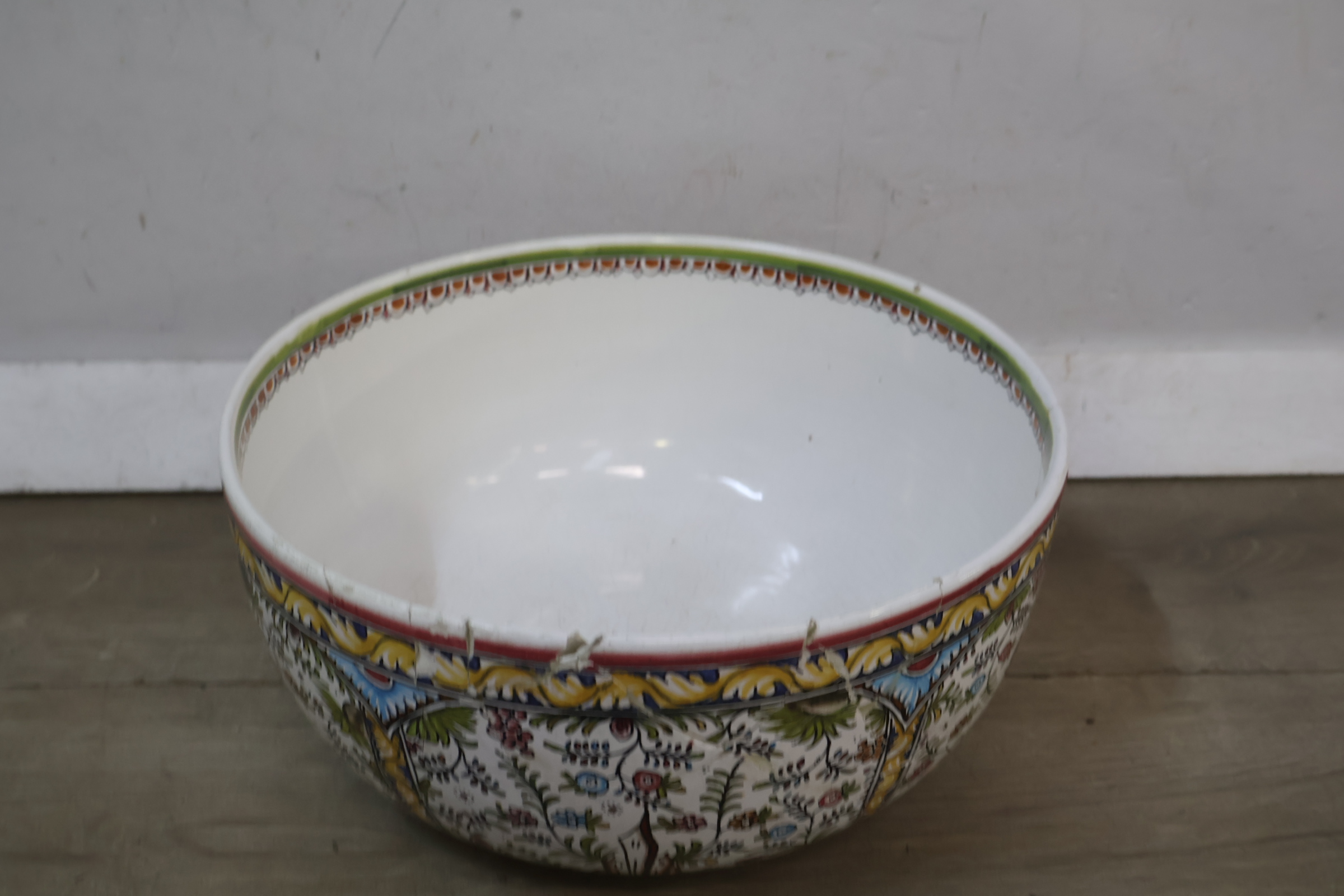 Decoratieve keramische schaal – foto 4 – kavel bij GSD Auctions, Zoeterwoude