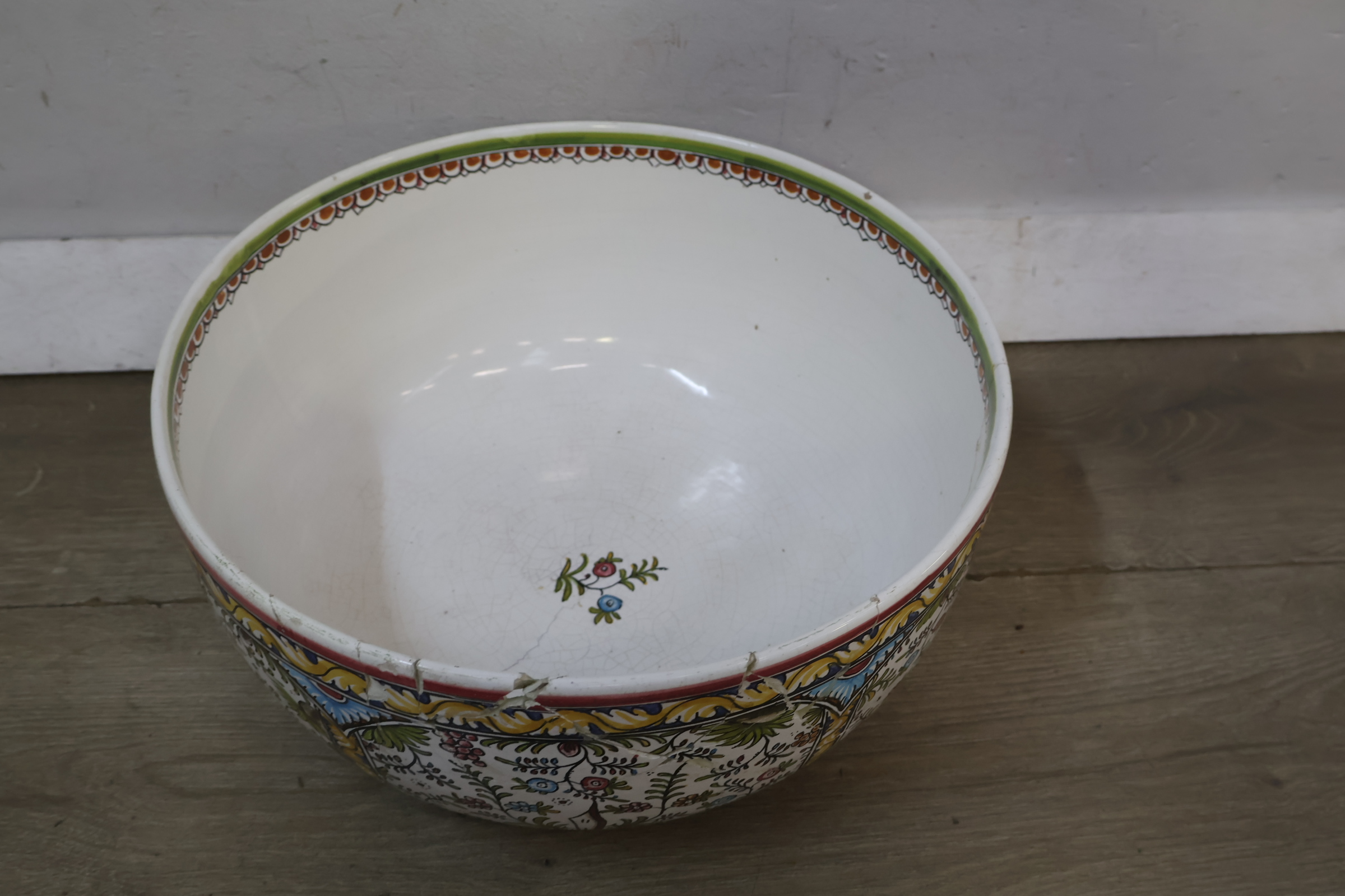 Decoratieve keramische schaal – foto 5 – kavel bij GSD Auctions, Zoeterwoude