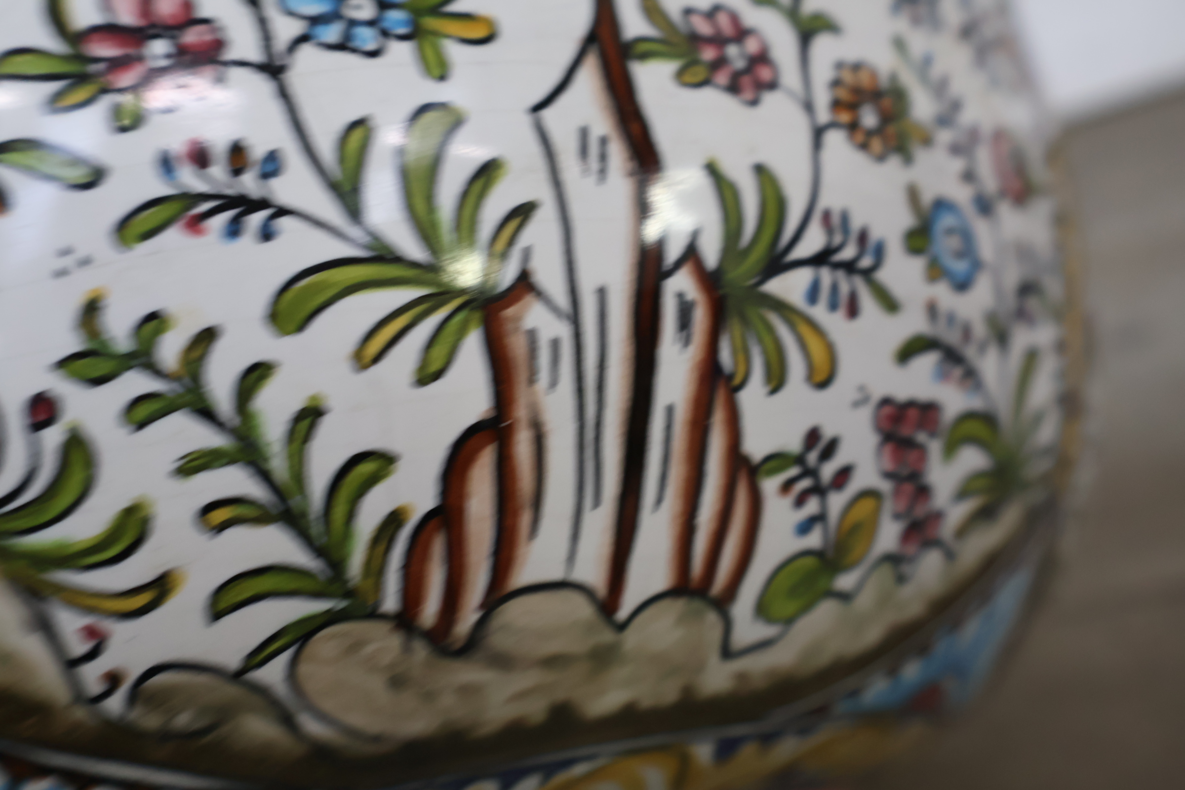 Decoratieve keramische schaal – foto 18 – kavel bij GSD Auctions, Zoeterwoude