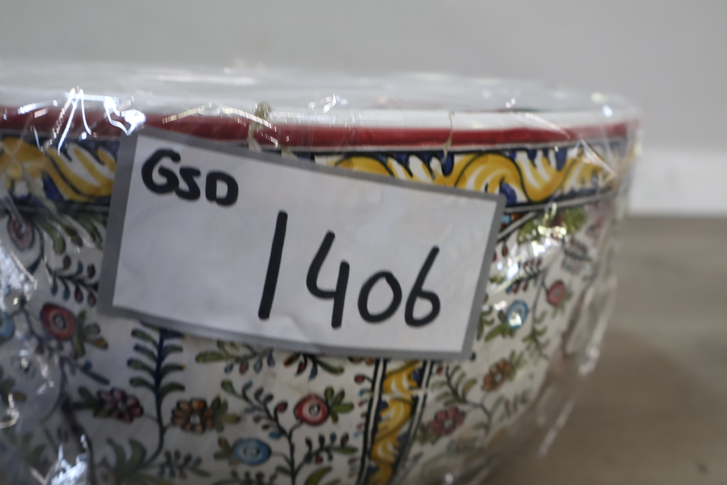 Decoratieve keramische schaal – foto 23 – kavel bij GSD Auctions, Zoeterwoude