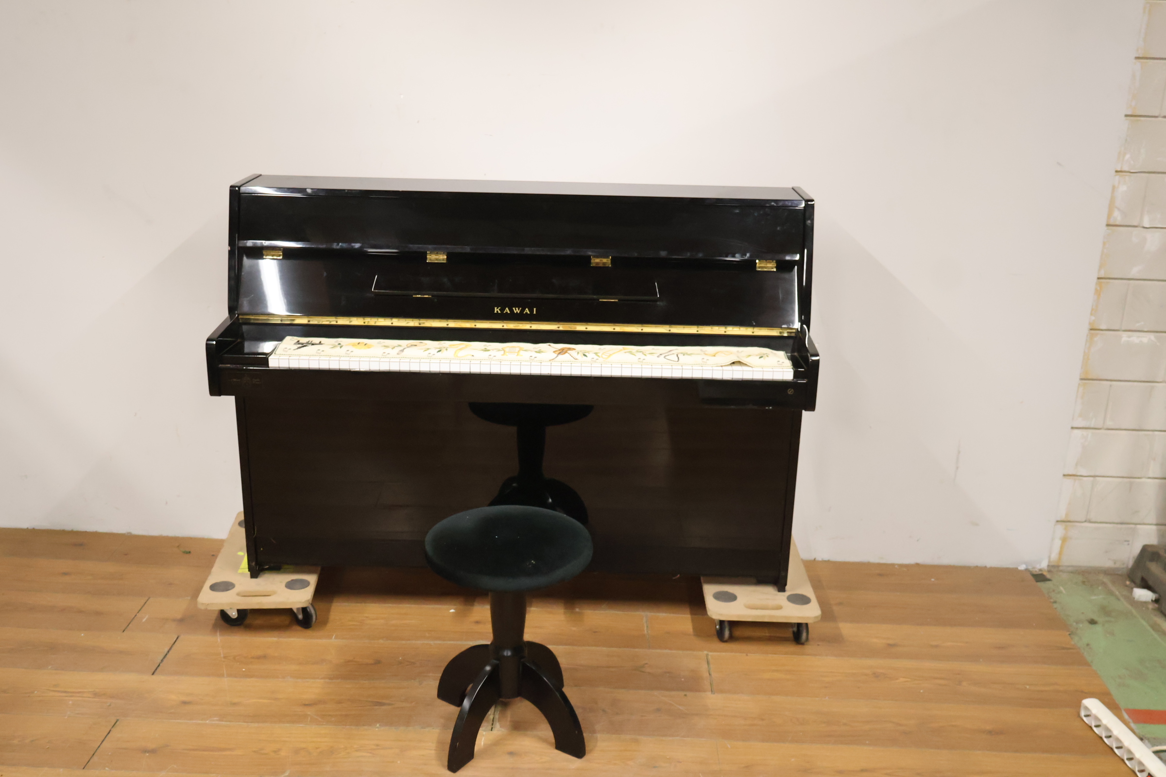 Kawai Piano met Kruk - Japan – foto 12 – kavel bij GSD Auctions, Zoeterwoude