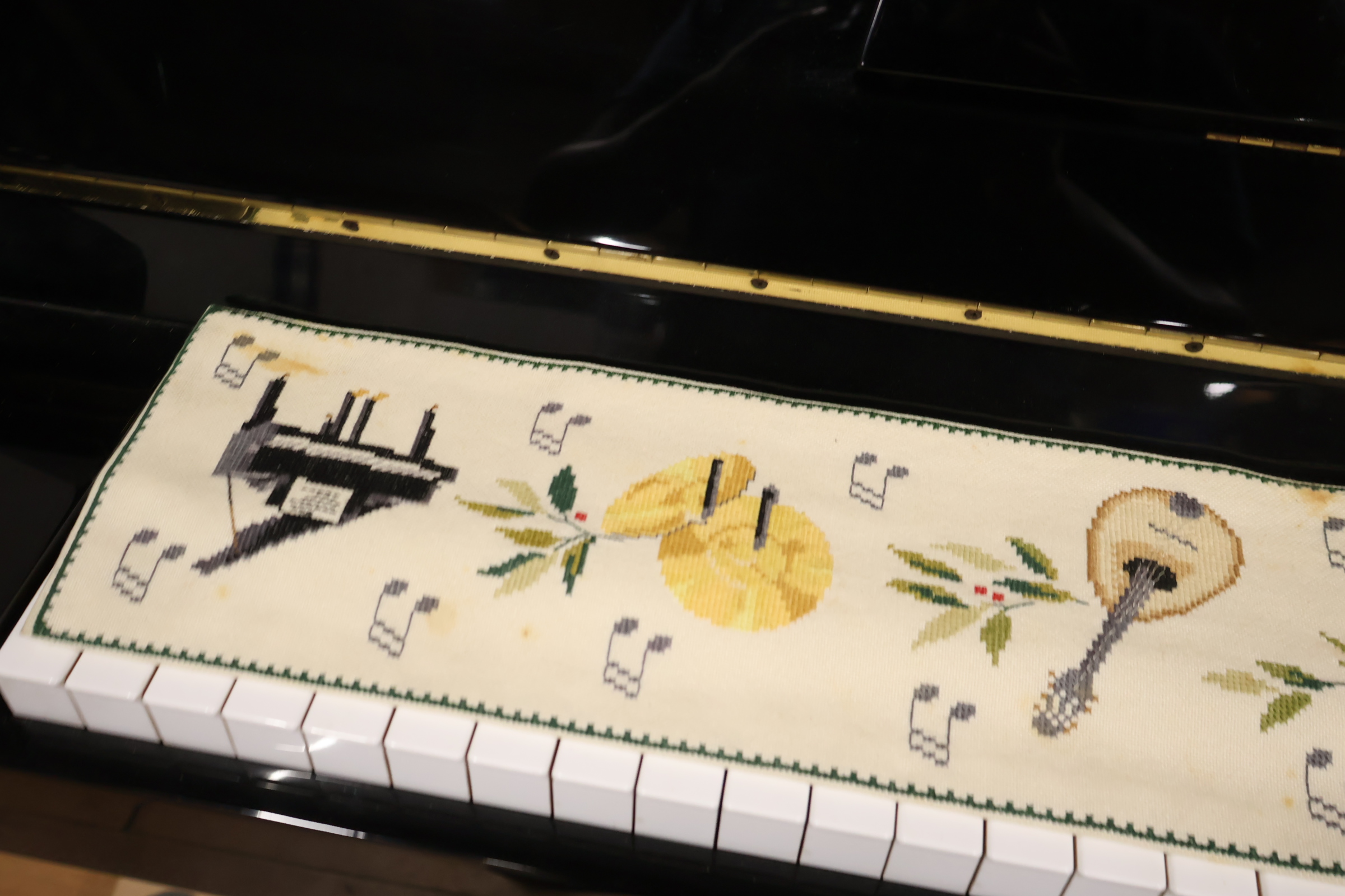 Kawai Piano met Kruk - Japan – foto 13 – kavel bij GSD Auctions, Zoeterwoude