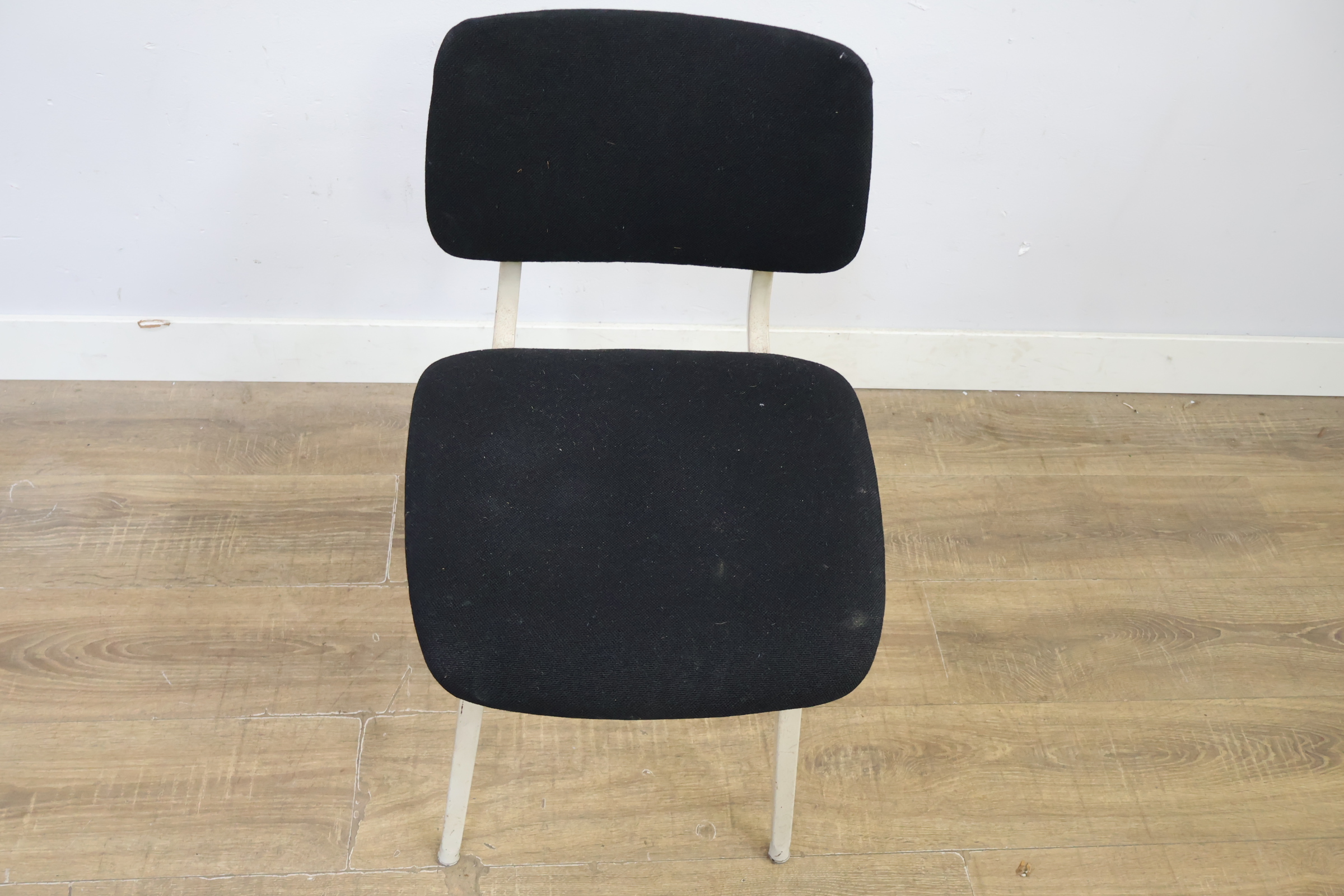 Vintage Stalen Stoel – foto 13 – kavel bij GSD Auctions, Zoeterwoude