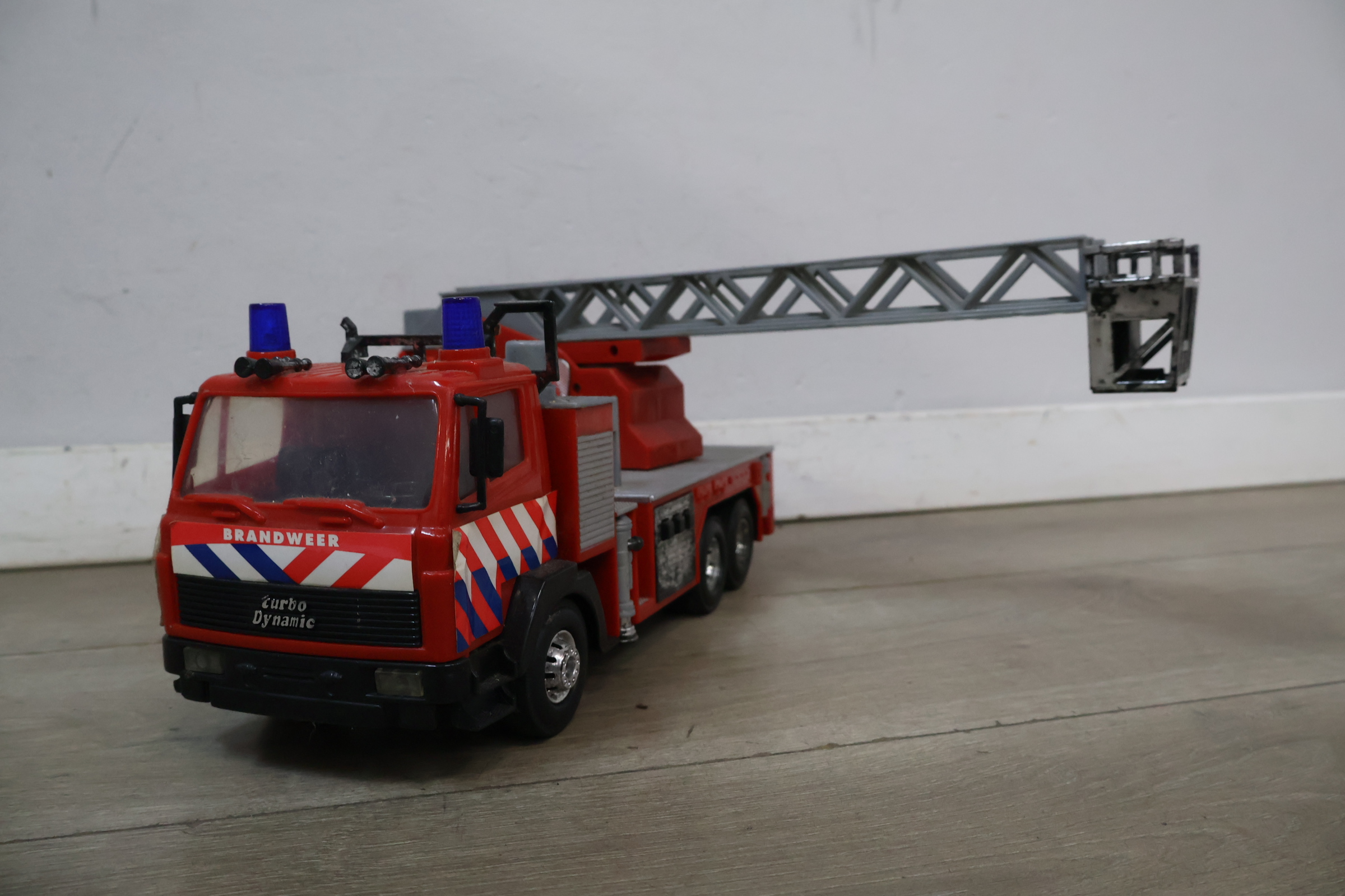 Speelgoed brandweerwagen – foto 11 – kavel bij GSD Auctions, Zoeterwoude
