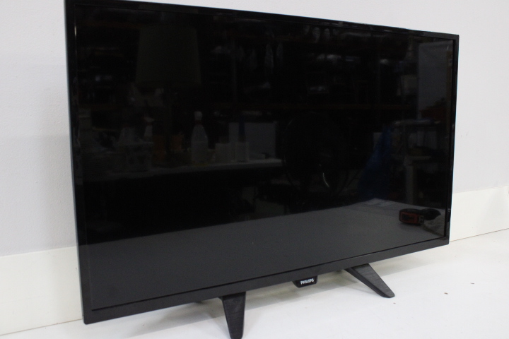 Philips 32'inch flat screen televisie – foto 7 – kavel bij GSD Auctions, Zoeterwoude