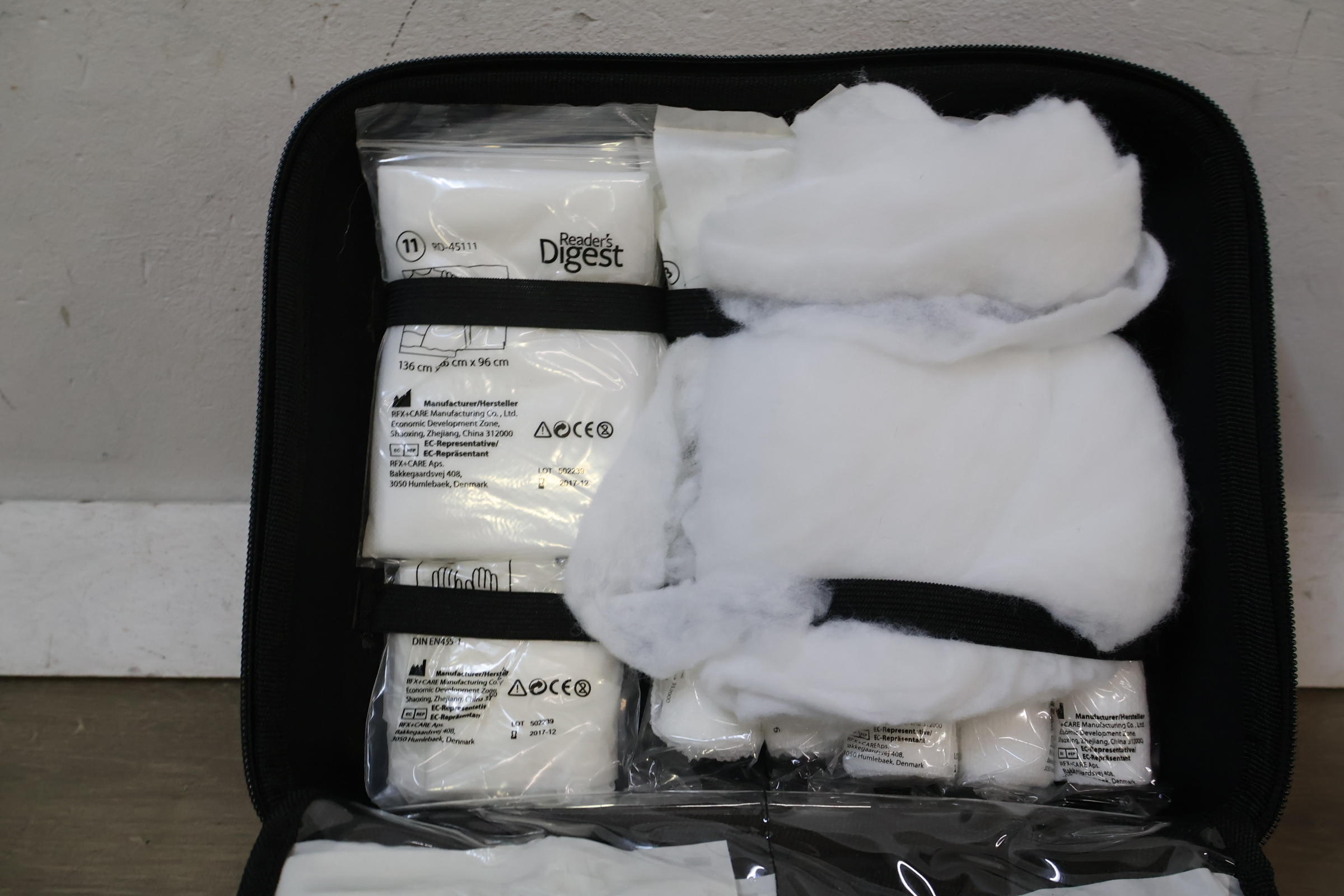 EHBO kit met verband en nooddeken – foto 5 – kavel bij GSD Auctions, Zoeterwoude