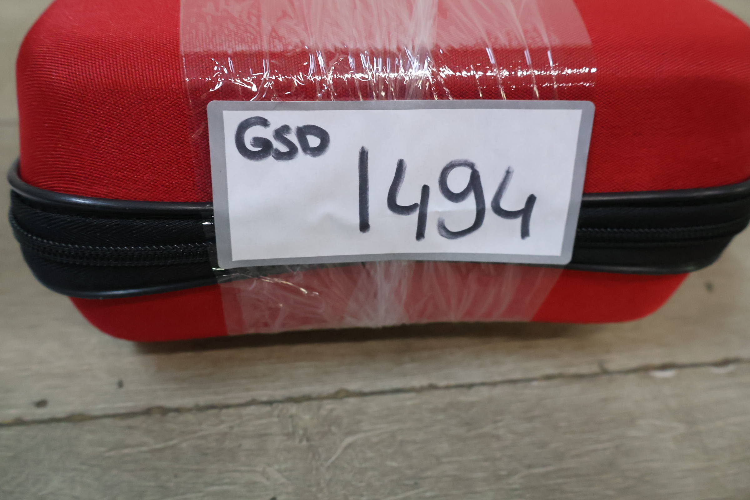 EHBO kit met verband en nooddeken – foto 14 – kavel bij GSD Auctions, Zoeterwoude