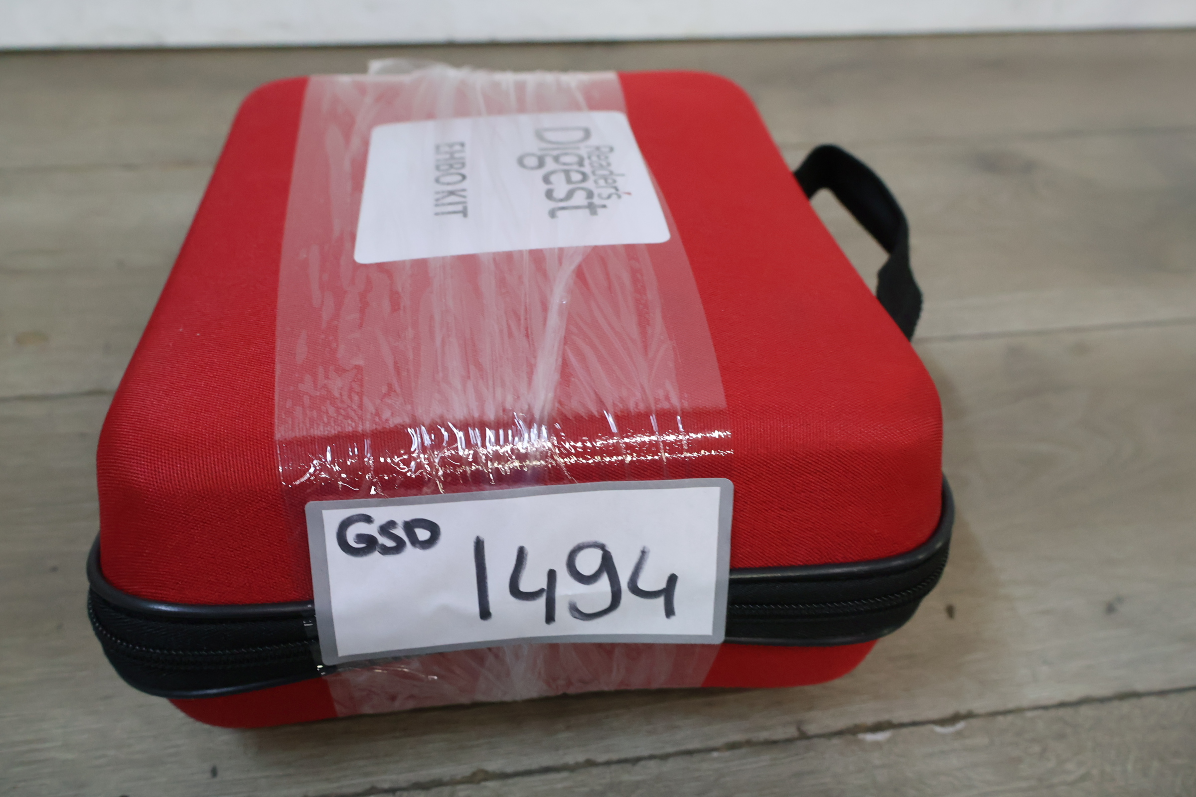 EHBO kit met verband en nooddeken – foto 15 – kavel bij GSD Auctions, Zoeterwoude