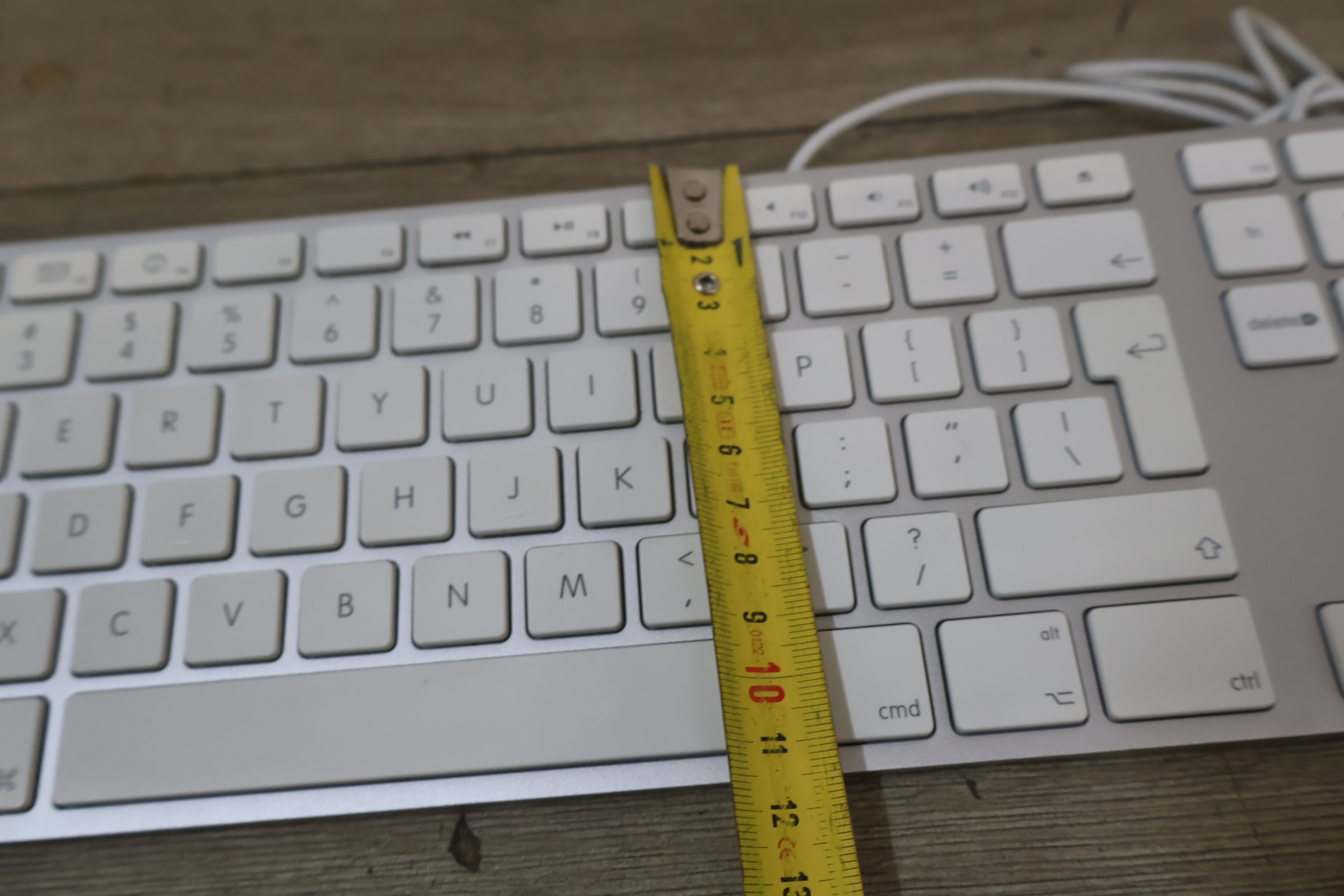 Apple bekabeld toetsenbord met numeriek deel – foto 11 – kavel bij GSD Auctions, Zoeterwoude