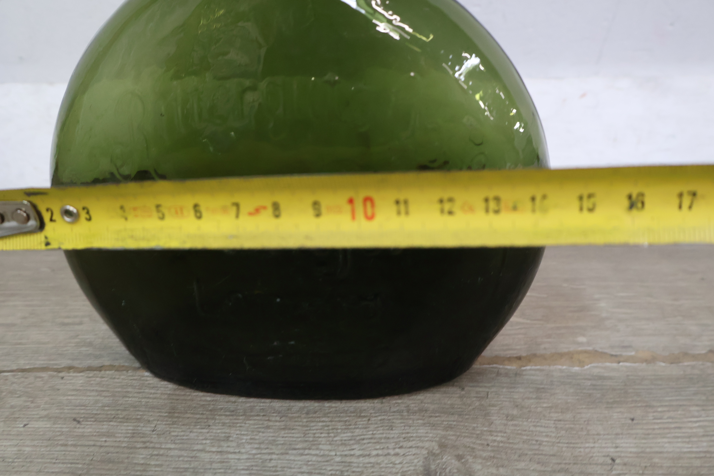 Set van drie groene glazen vazen – foto 15 – kavel bij GSD Auctions, Zoeterwoude