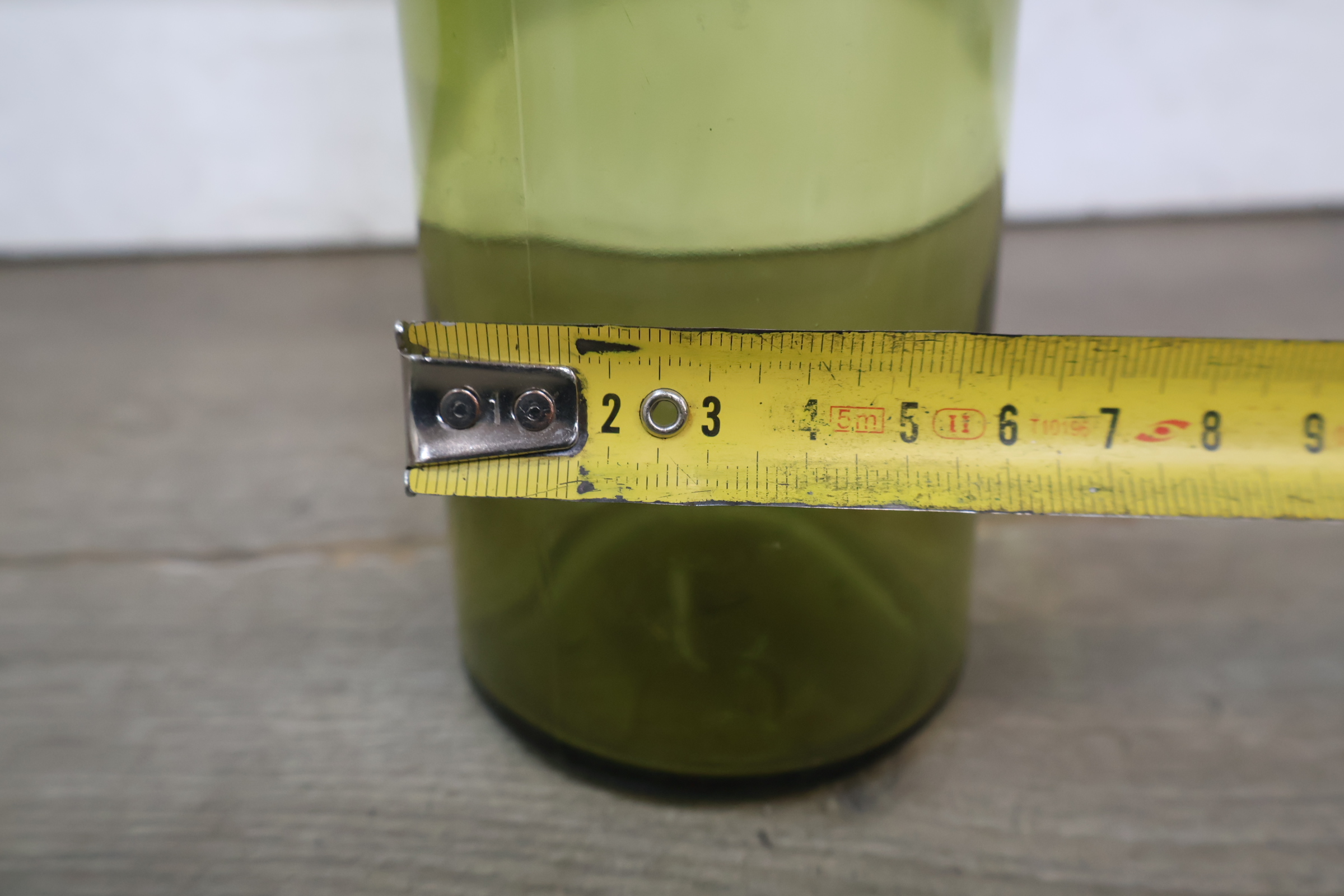 Set van drie groene glazen vazen – foto 17 – kavel bij GSD Auctions, Zoeterwoude