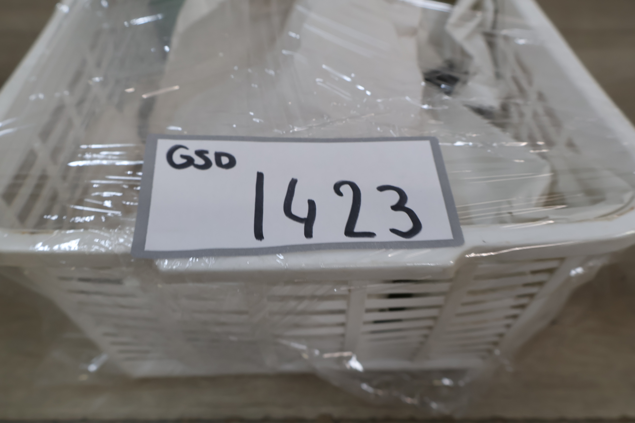 Set van drie groene glazen vazen – foto 18 – kavel bij GSD Auctions, Zoeterwoude