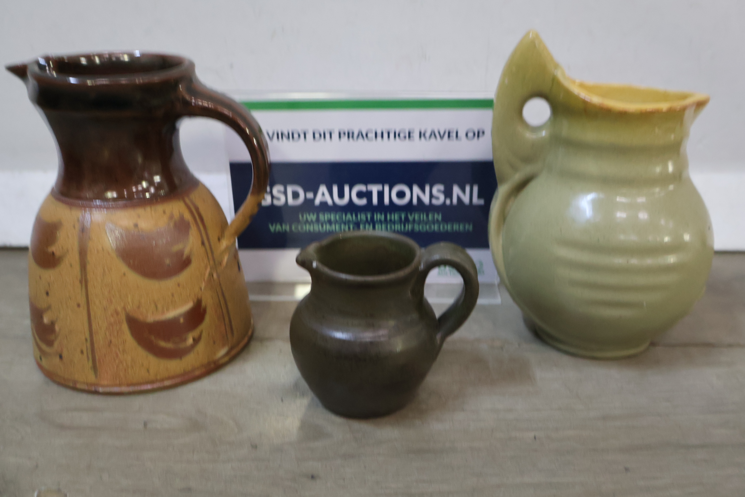 Set van drie keramische kannen – foto 2 – kavel bij GSD Auctions, Zoeterwoude