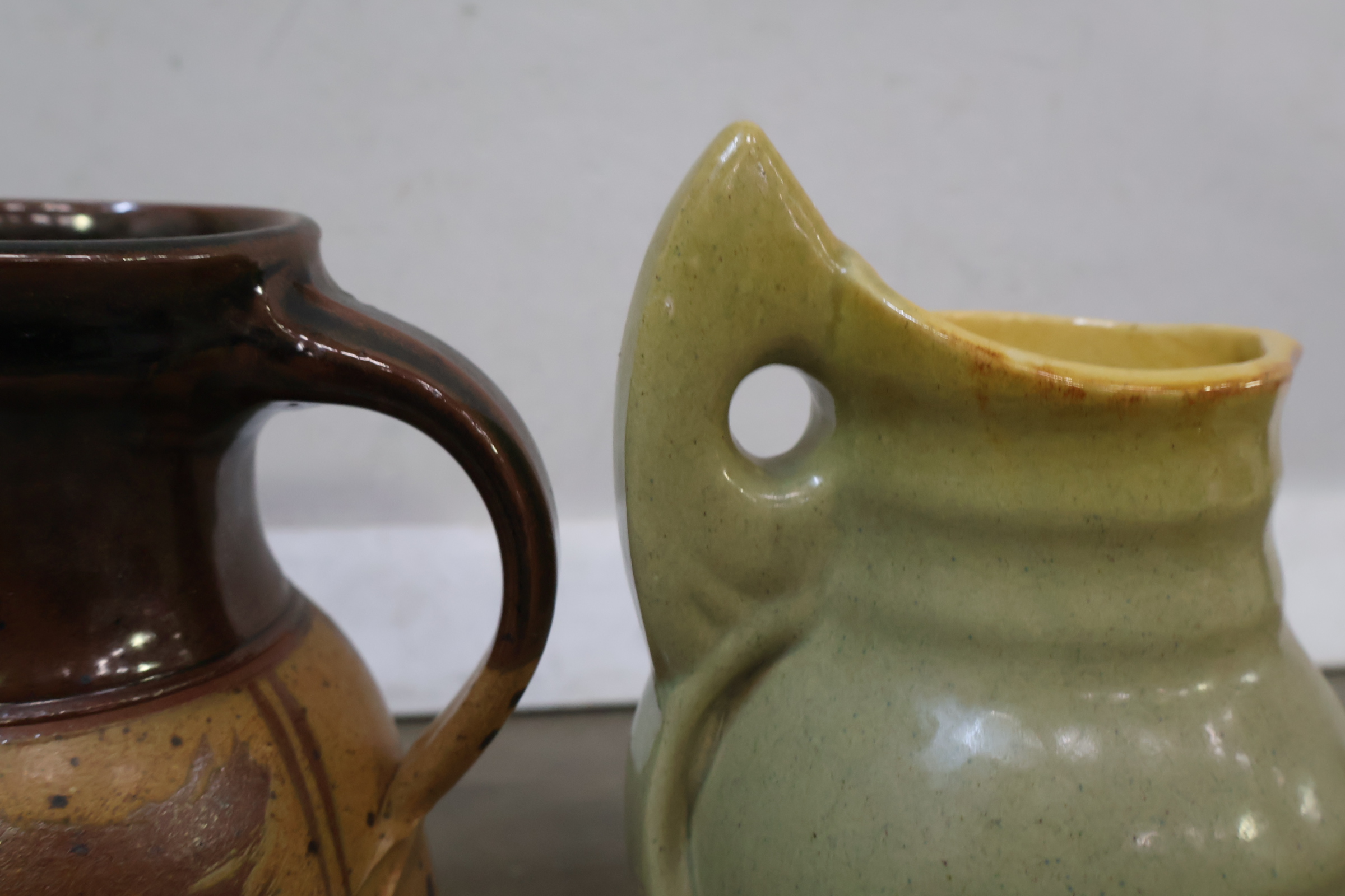 Set van drie keramische kannen – foto 9 – kavel bij GSD Auctions, Zoeterwoude
