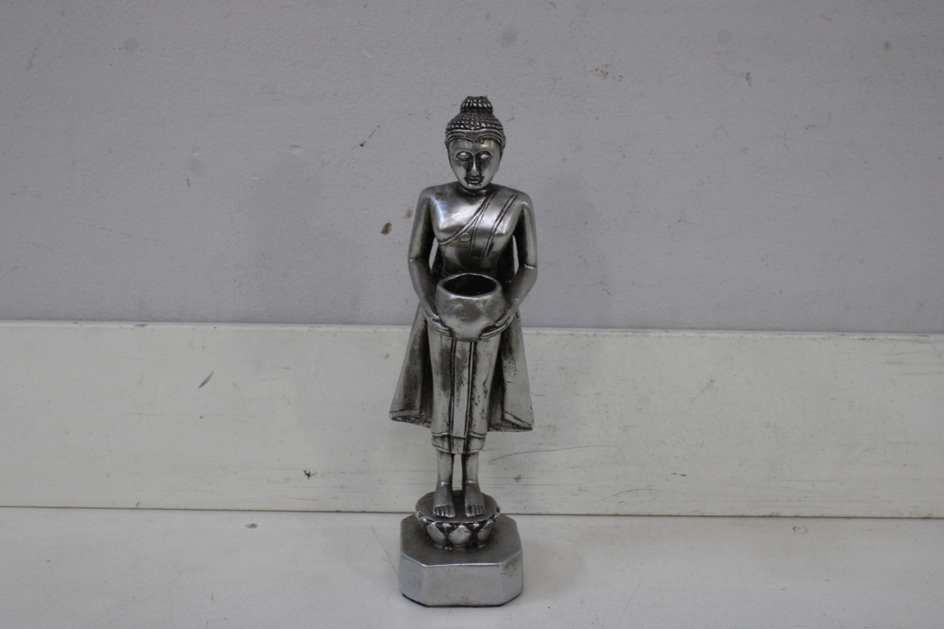 Staande Woensdag Boeddha (Pang Um Baatr) – foto 4 – kavel bij GSD Auctions, Zoeterwoude