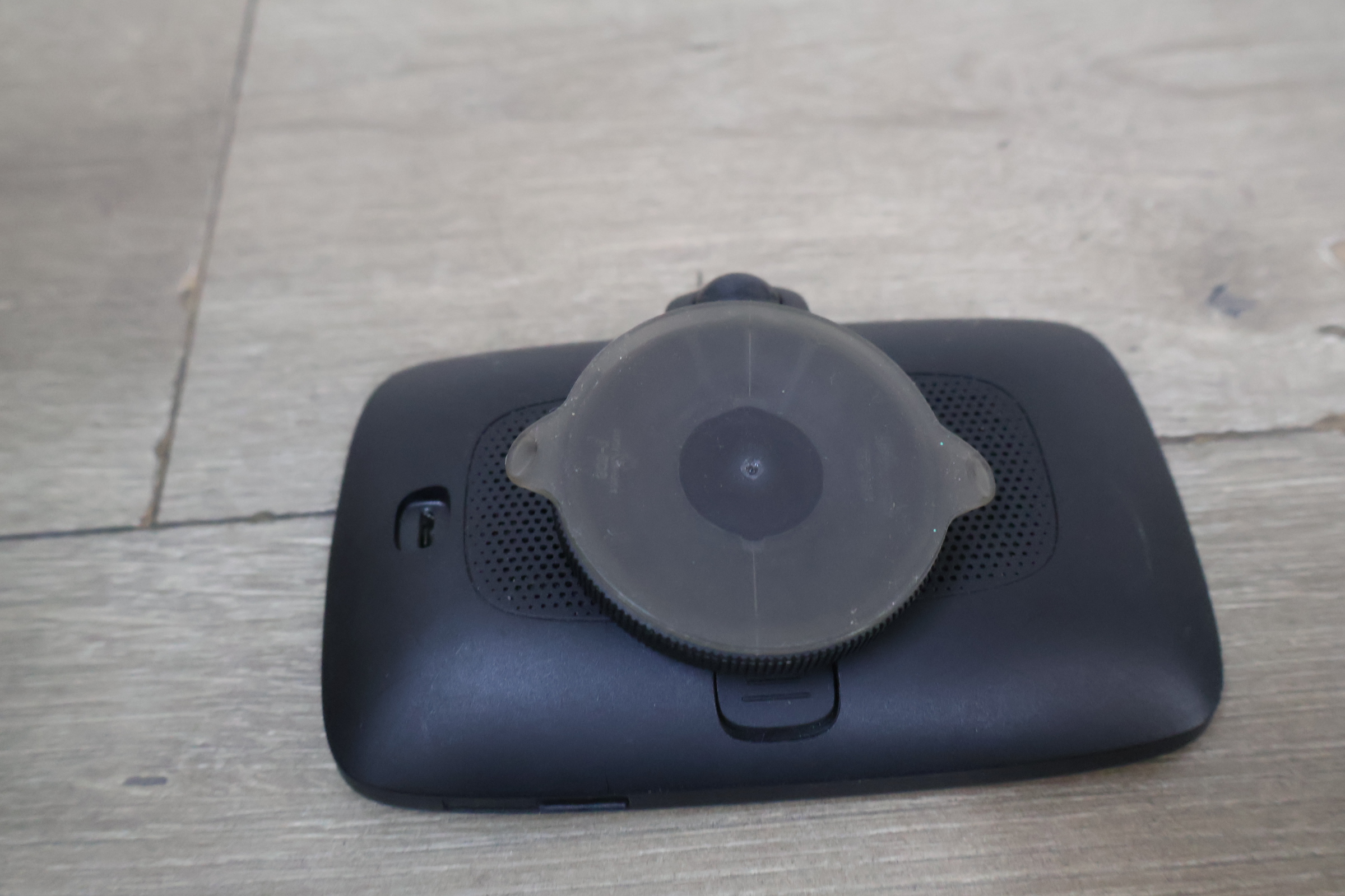 TomTom GPS navigatiesysteem met oplader – foto 8 – kavel bij GSD Auctions, Zoeterwoude